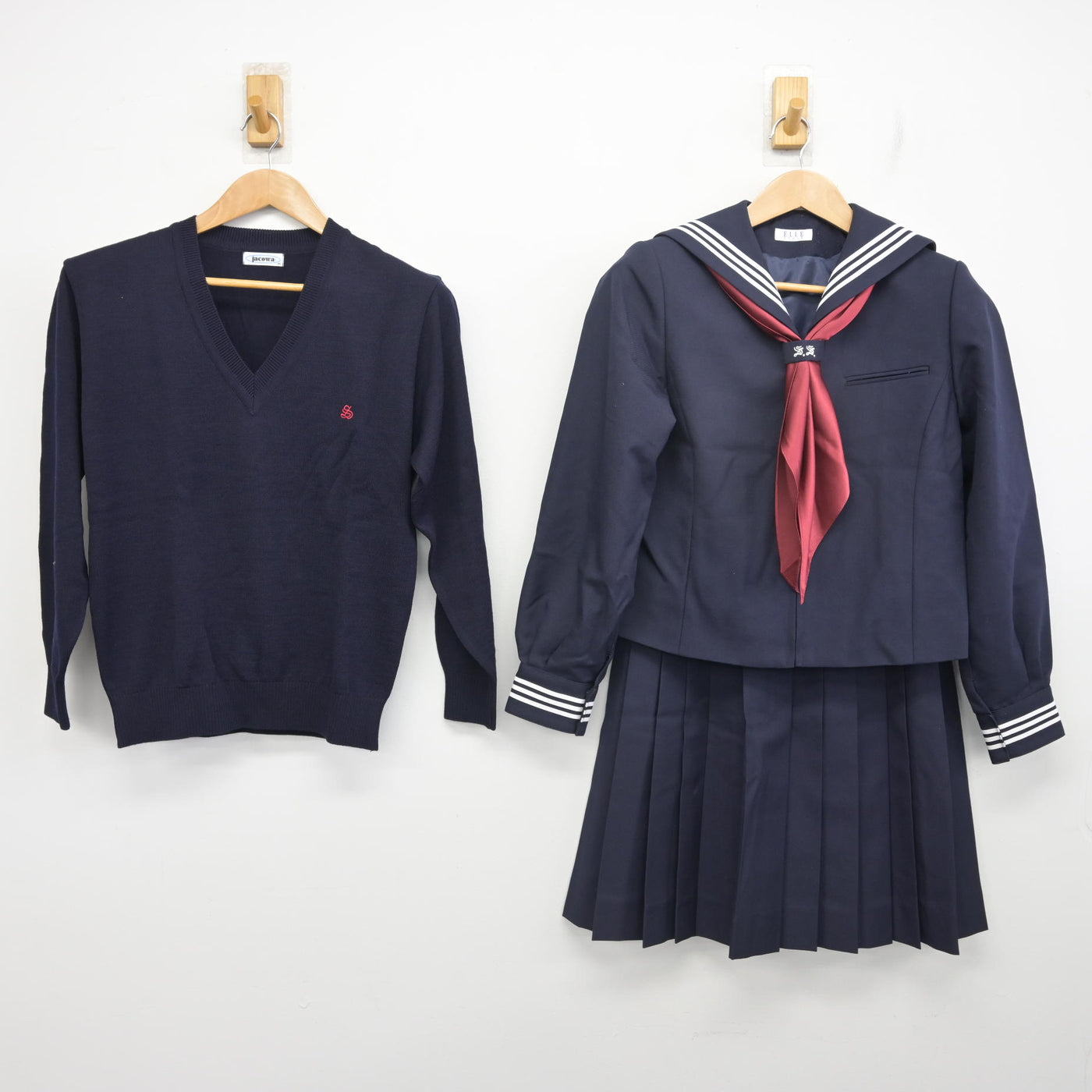 昭和　女子高生 中古】東京都 昭和女子大学附属昭和中学校・高等学校 女子制服 4点 (セーラー服・ニット・スカート) sf092529 | 中古制服通販パレイド