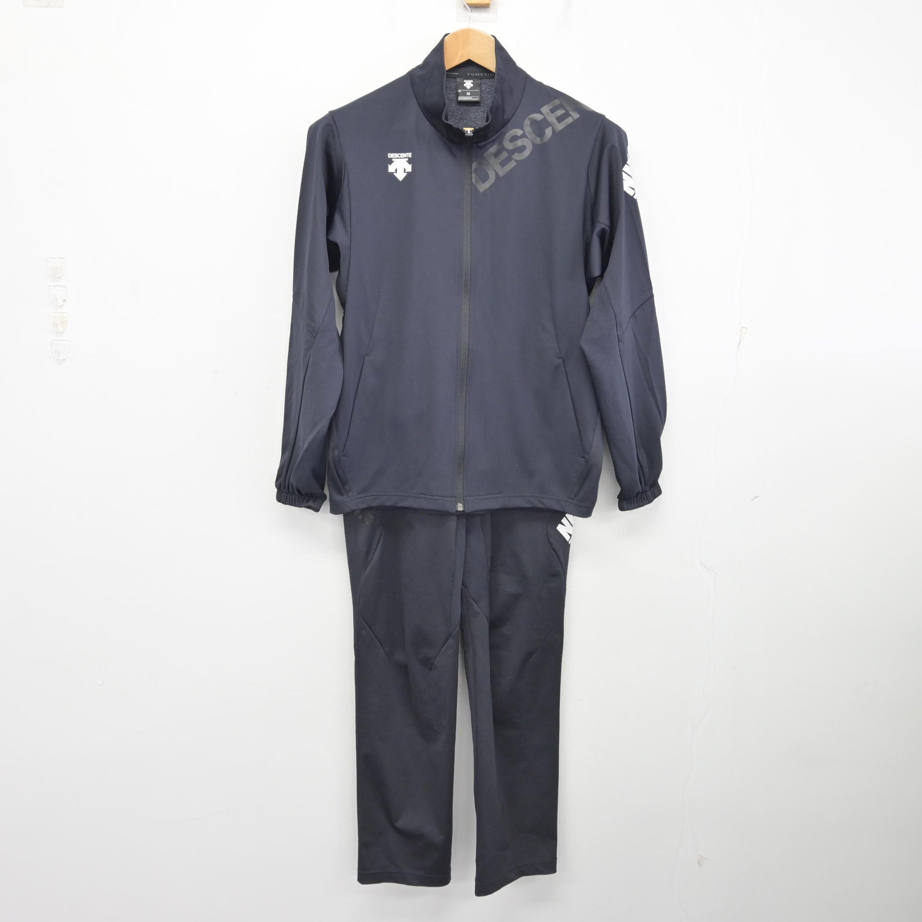 中古】宮崎県 宮崎日本大学高等学校 女子制服 3点 (ジャージ 上・体操