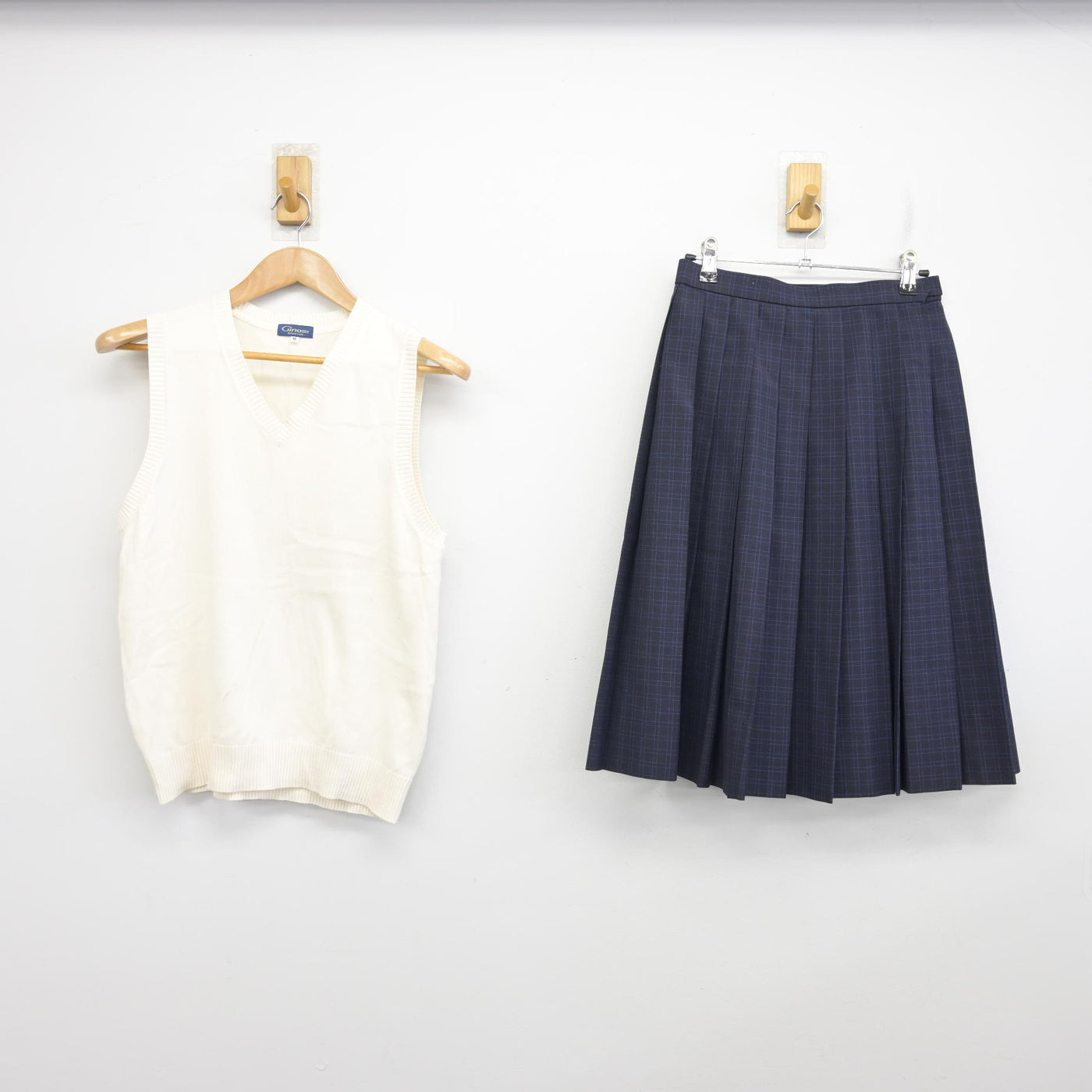 中古】福岡県 高宮中学校 女子制服 2点 (ニットベスト・スカート 