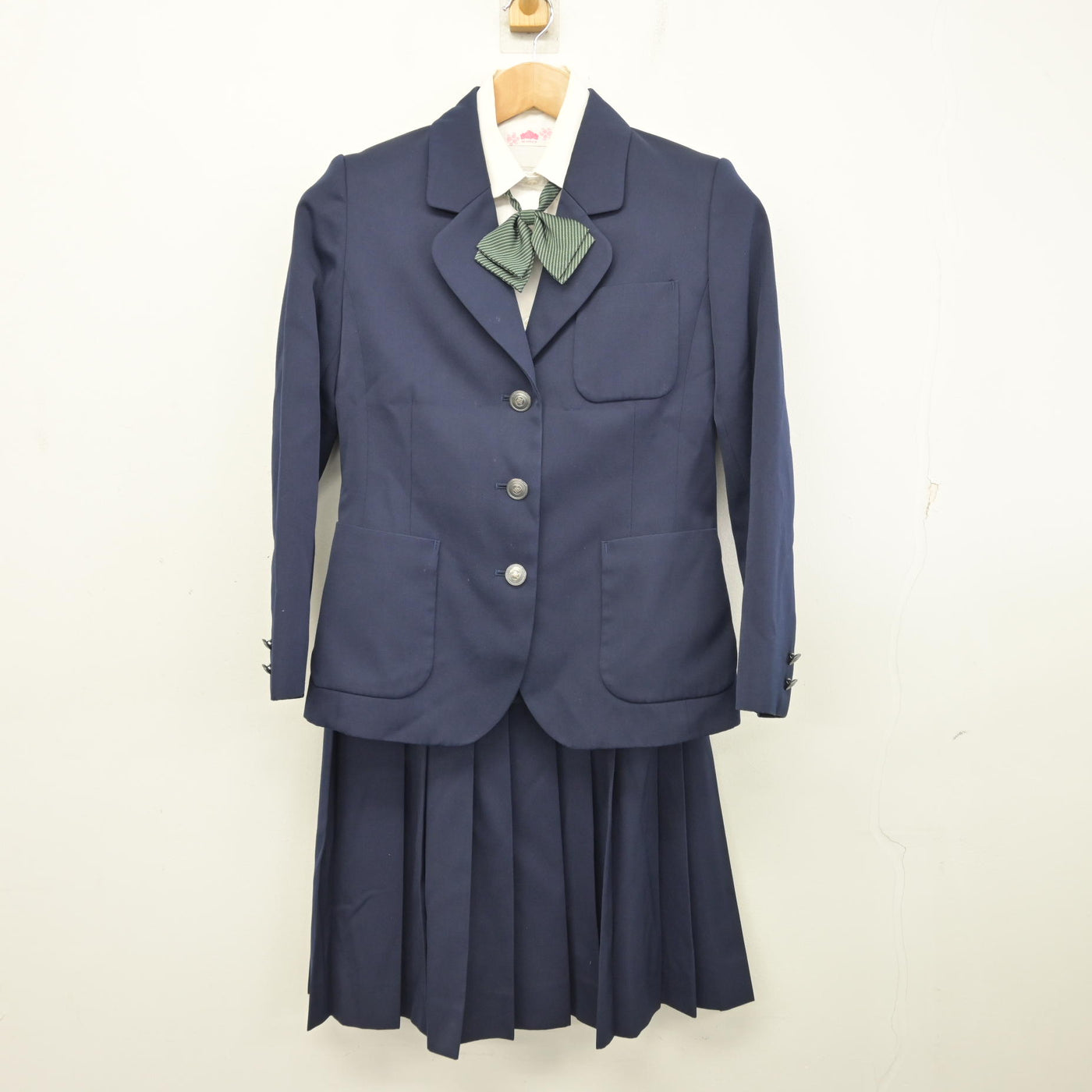 【中古】青森県 青森市立南中学校 女子制服 4点 (ブレザー・シャツ・スカート) sf093722
