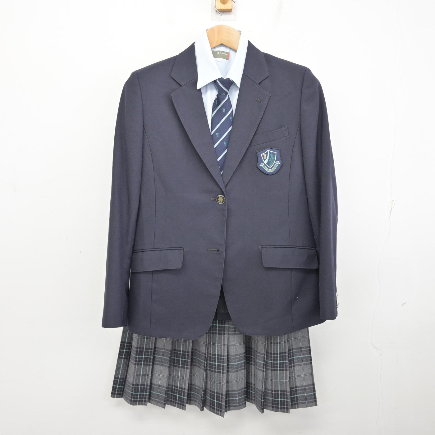 【中古】東京都 代々木中学校 女子制服 4点 (ブレザー・シャツ・スカート) sf093823