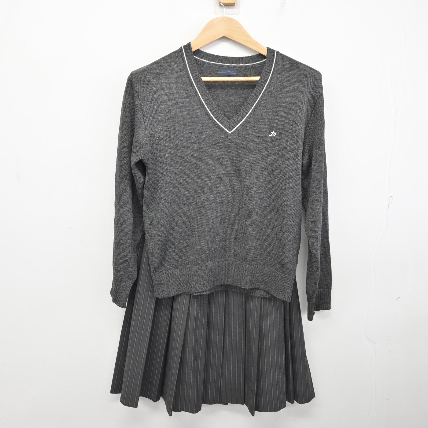【中古】東京都 郁文館グローバル高等学校 女子制服 5点 (ブレザー・ニット・スカート) sf093825