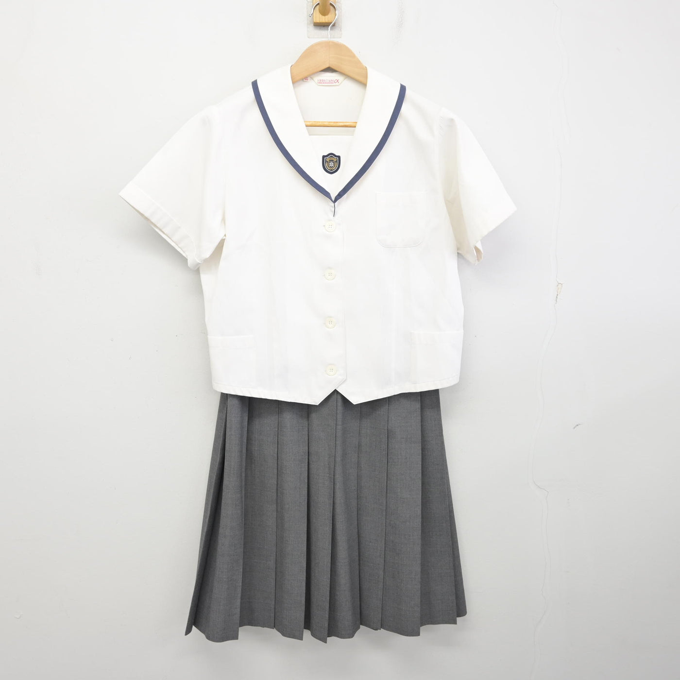 【中古】大阪府 清風南海高等学校 女子制服 2点 (セーラー服・スカート) sf094077