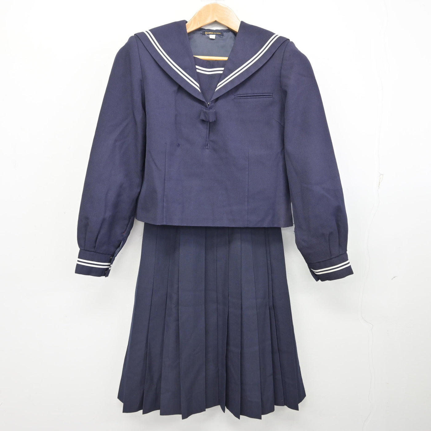 【中古】茨城県 大穂中学校 女子制服 2点 (セーラー服・スカート) sf094173