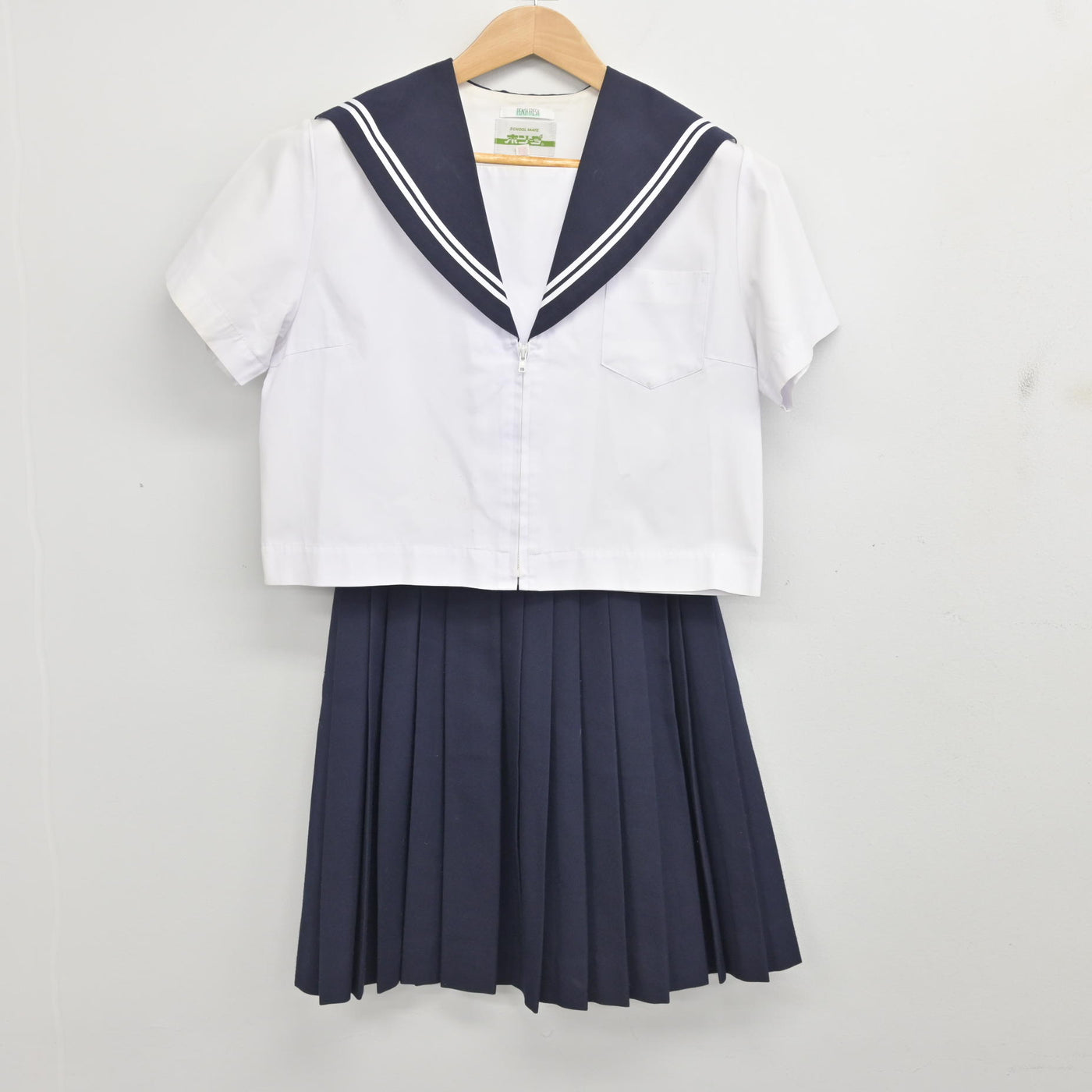 【中古】愛知県 八王子中学校 女子制服 2点 (セーラー服・スカート) sf094276