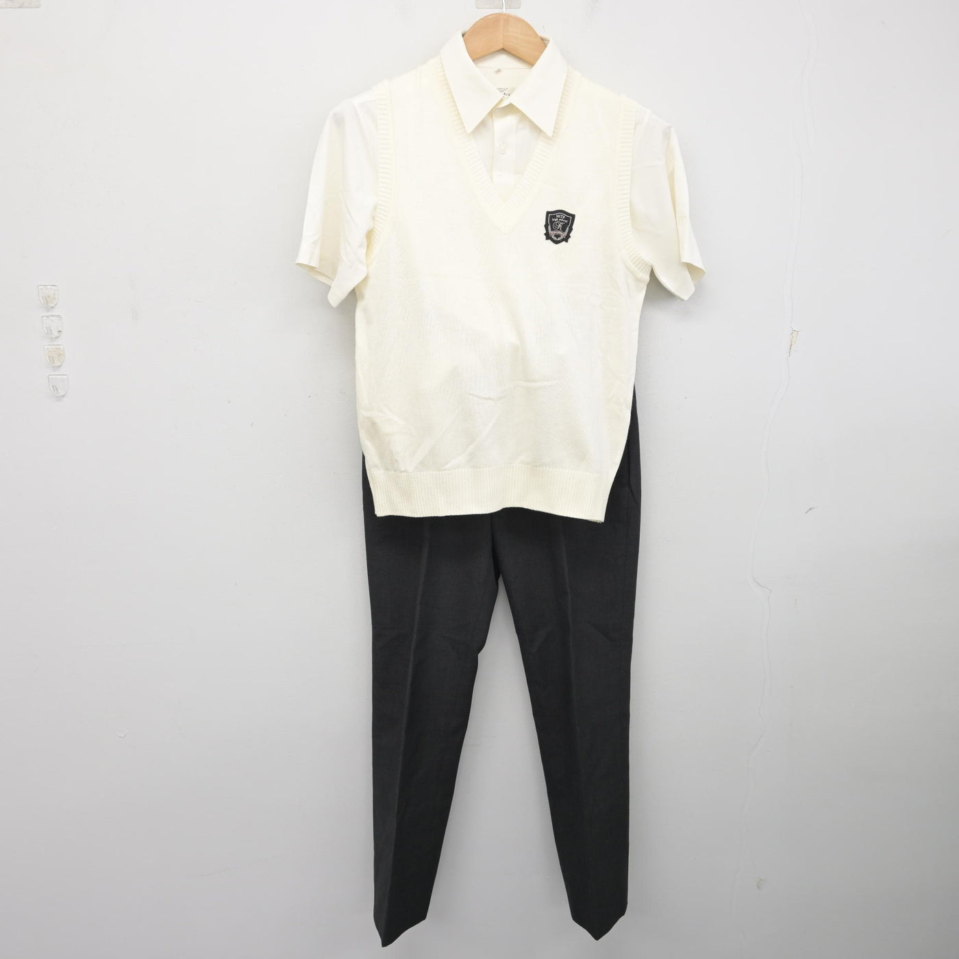 中古】広島県 広島工業大学高等学校 男子制服 3点 (ニットベスト