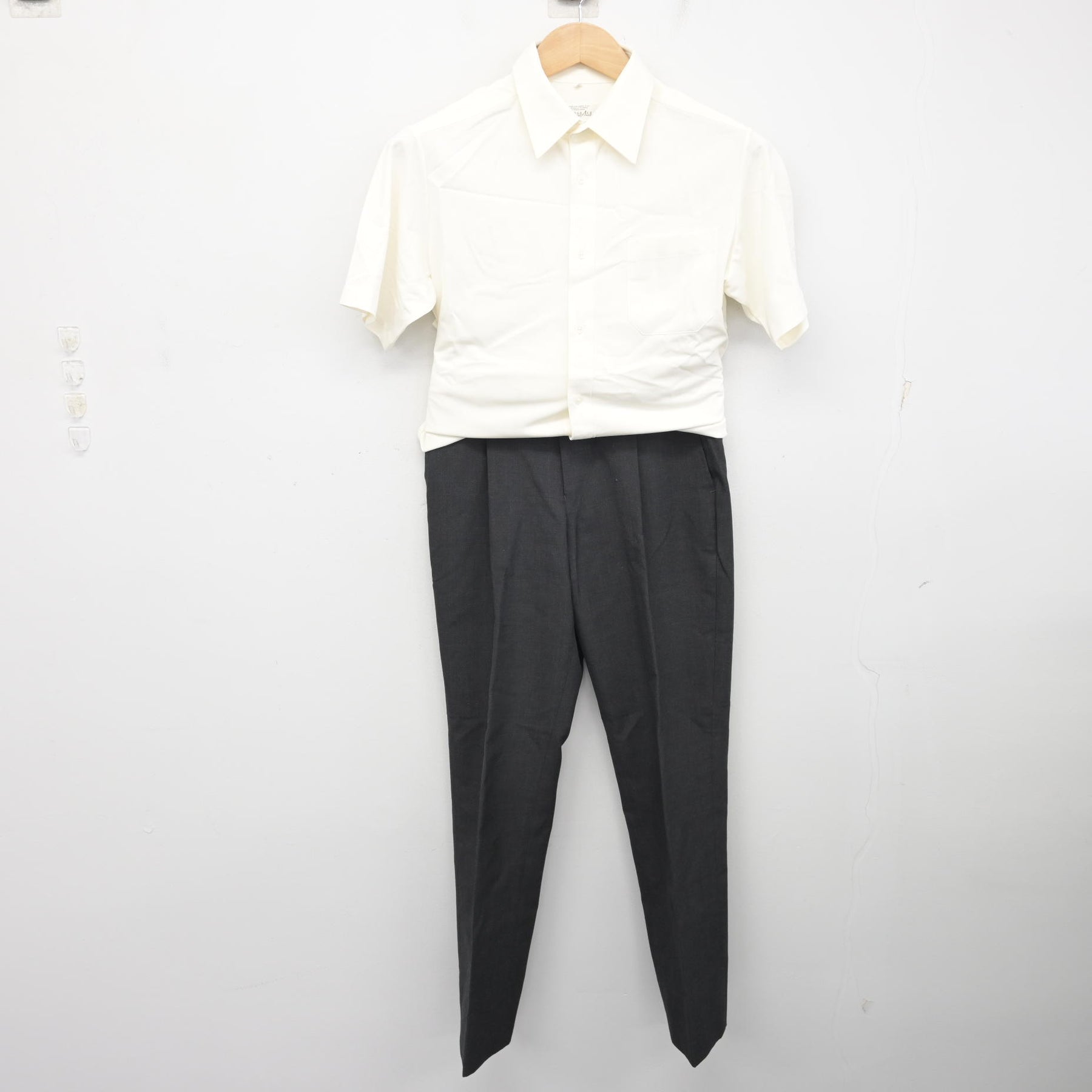中古】広島県 広島工業大学高等学校 男子制服 3点 (ニットベスト