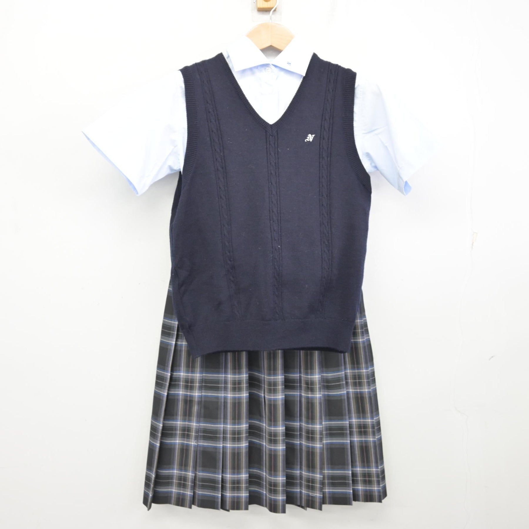 中古】大阪府 浪速高等学校 女子制服 3点 (ニットベスト・シャツ 