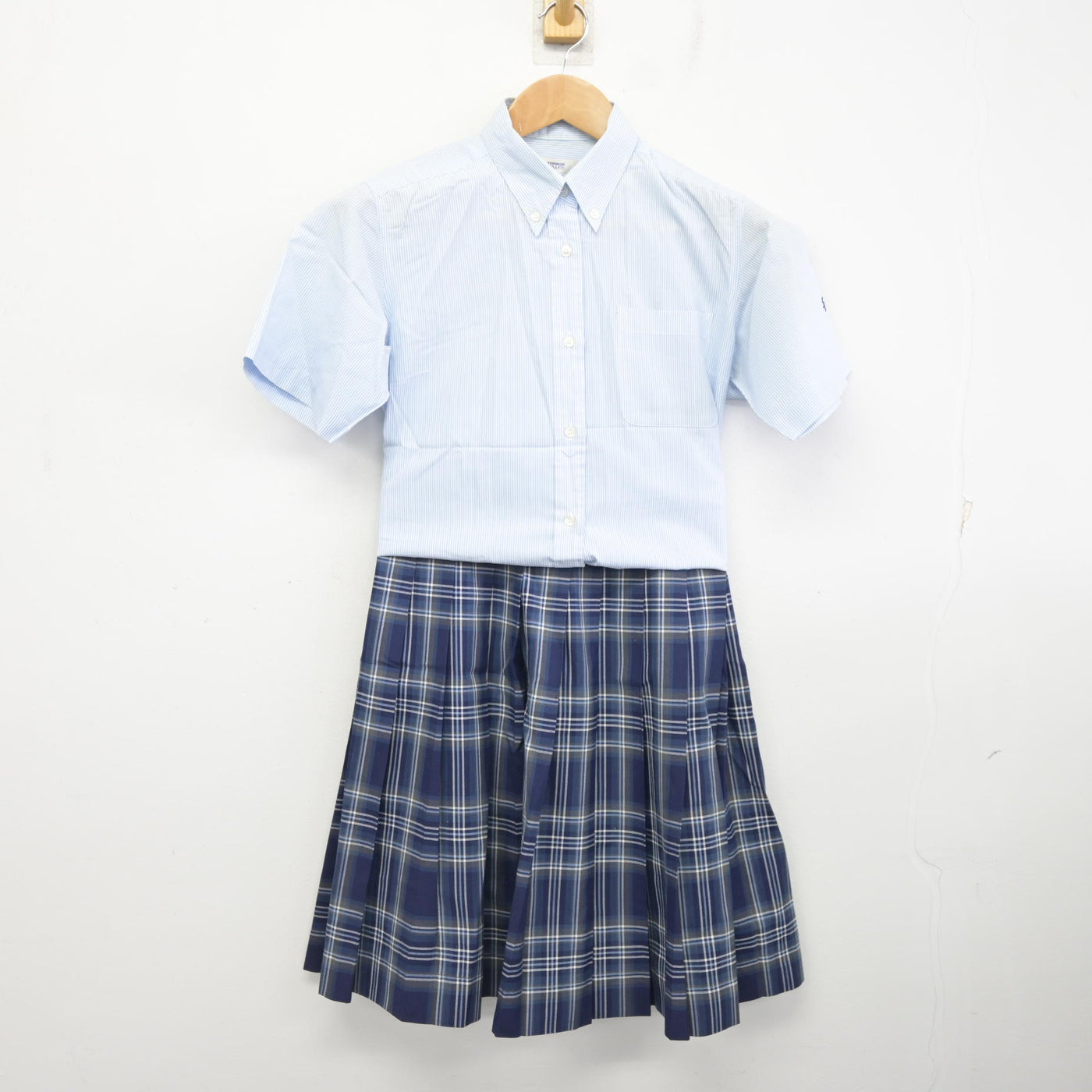 中古】愛媛県 今治東中等教育学校 女子制服 3点 (シャツ・スカート