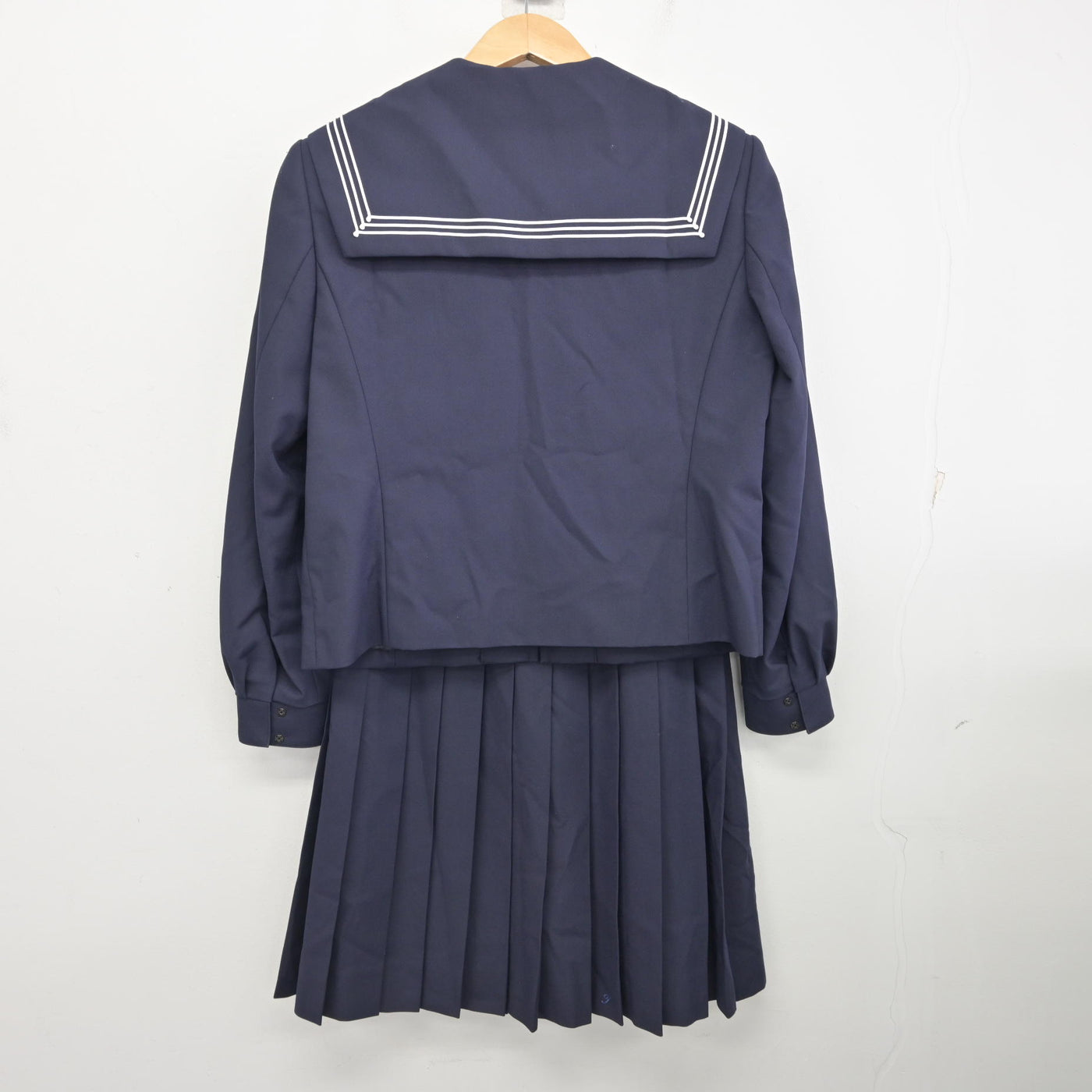 【中古】大阪府 富田林高等学校 女子制服 2点 (セーラー服・スカート) sf095037