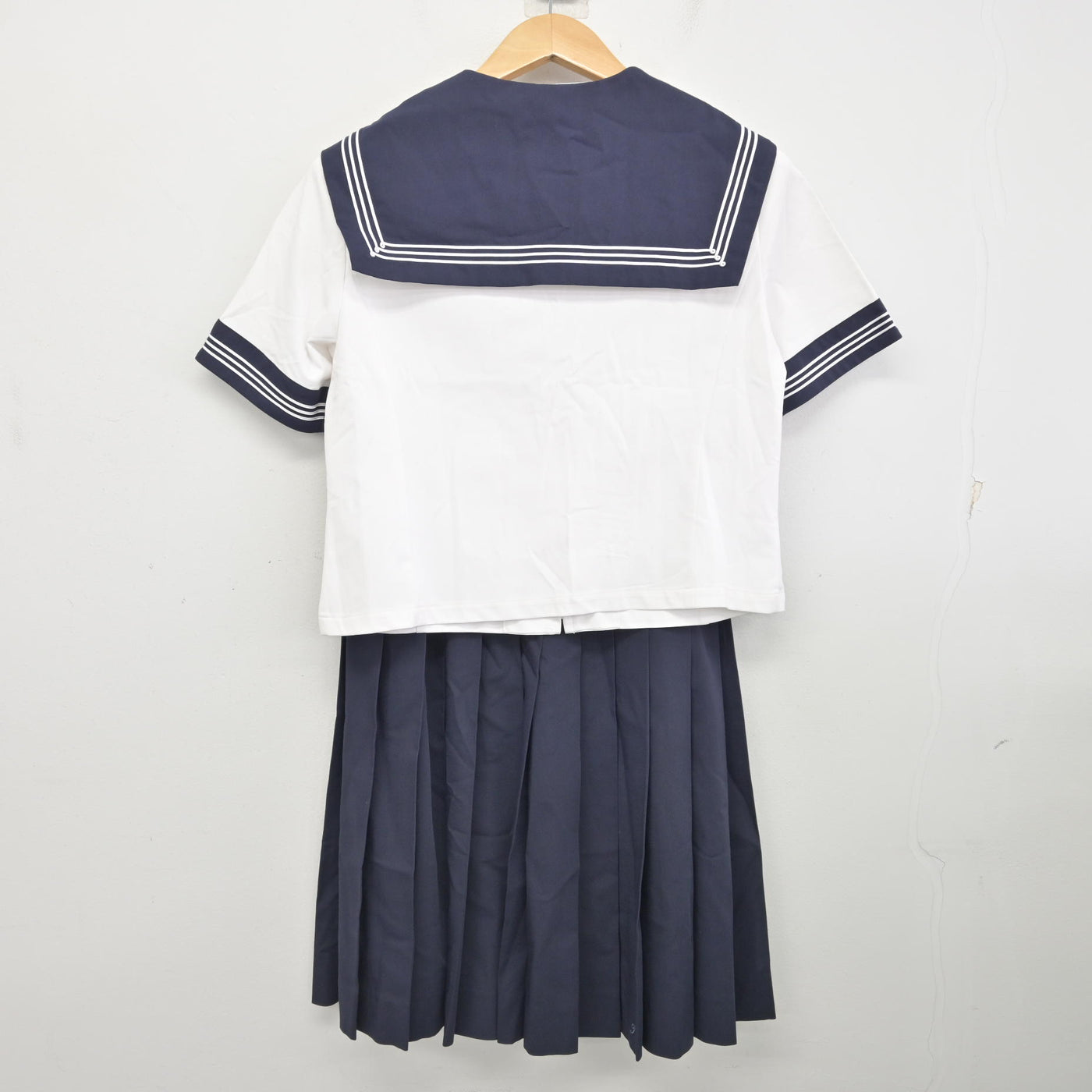 【中古】大阪府 富田林高等学校 女子制服 2点 (セーラー服・スカート) sf095038