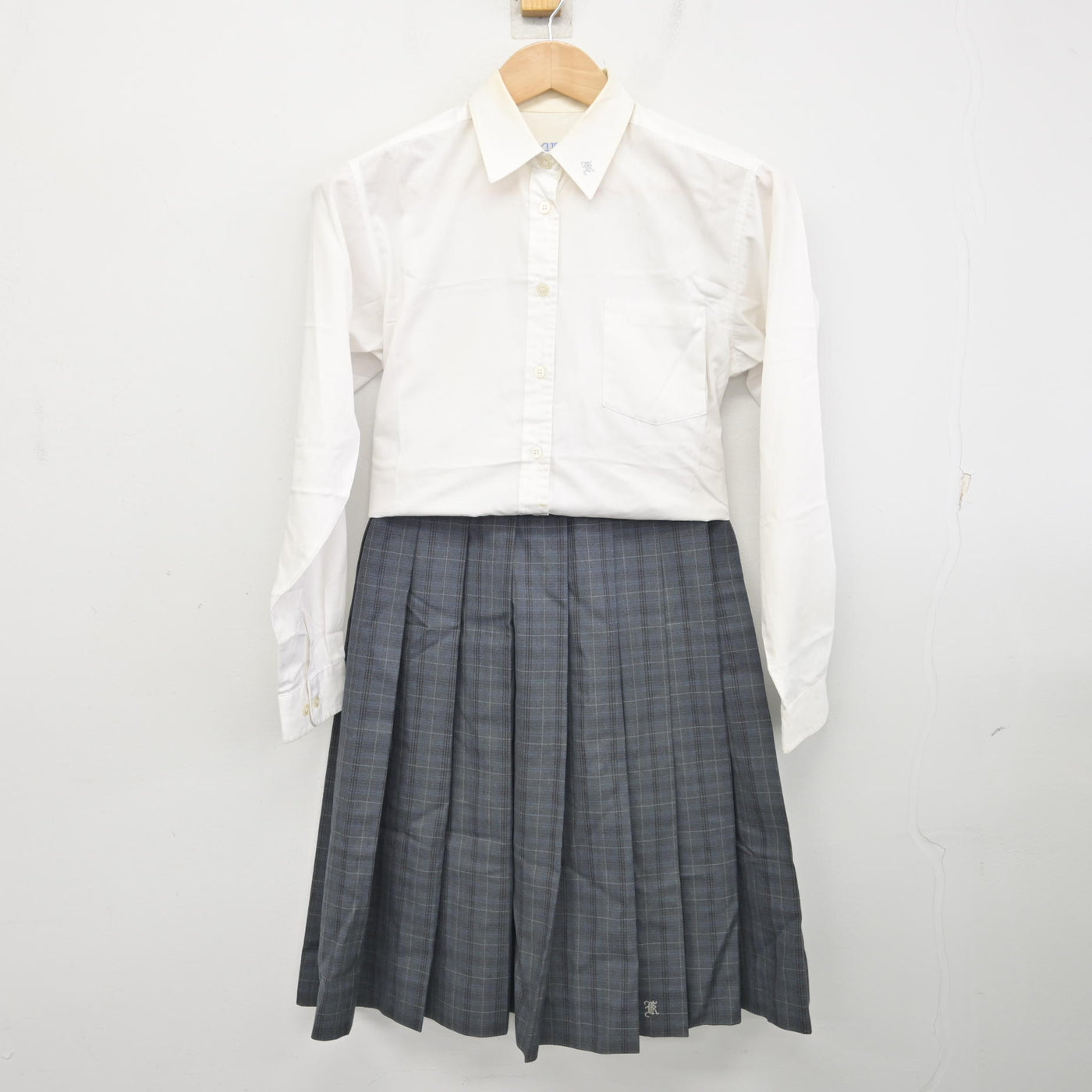 【中古】大阪府 金剛高等学校 女子制服 4点 (ブレザー・シャツ・スカート) sf095039