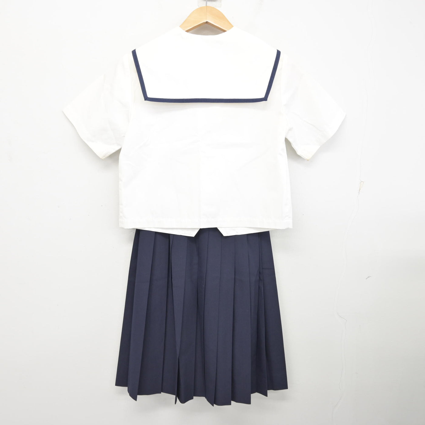 【中古】富山県 富山市立北部中学校 女子制服 3点 (セーラー服・スカート) sf095054