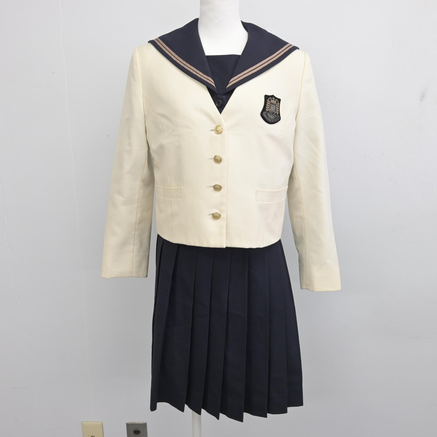 【中古】岡山県 岡山南高等学校 女子制服 3点 (ブレザー・セーラー服・スカート) sf095194