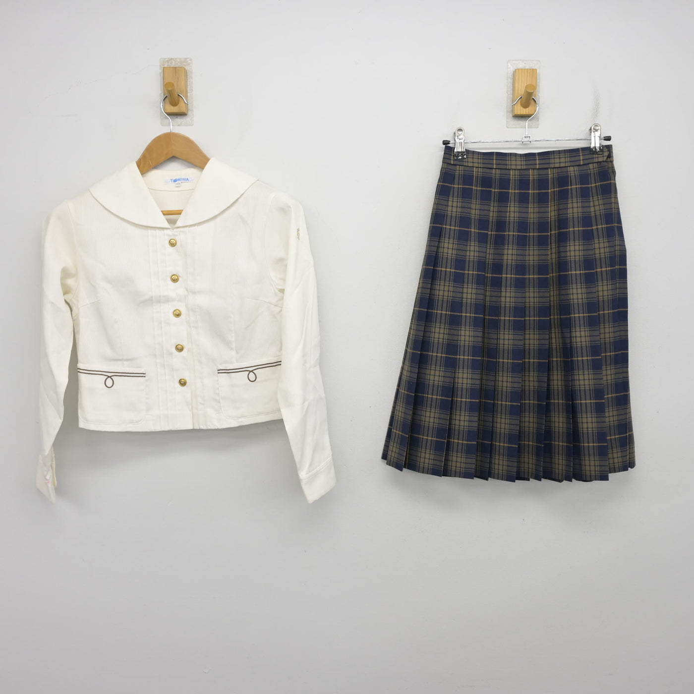 【中古】大分県 大分東明高等学校 女子制服 2点 (ブラウス・スカート) sf095359
