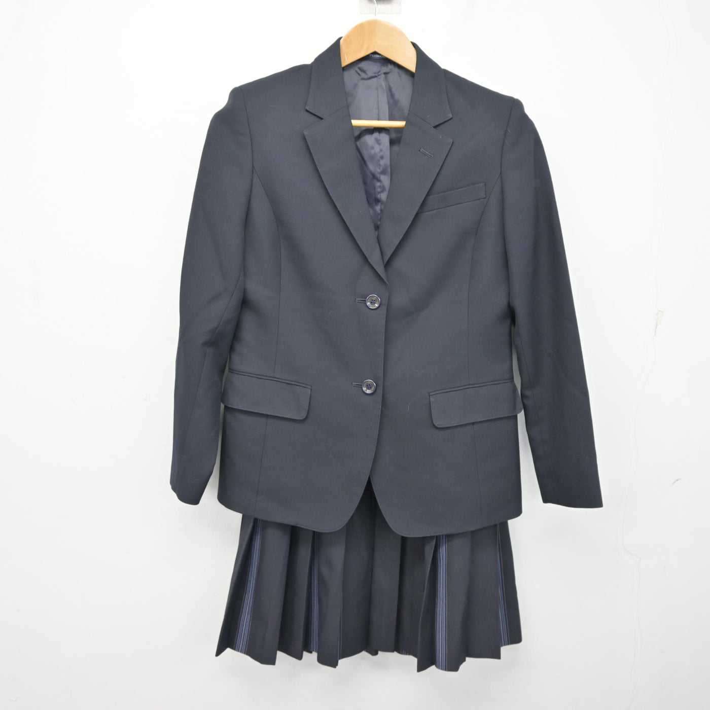 【中古】神奈川県 桐蔭学園高等学校 女子制服 2点 (ブレザー・スカート) sf095394