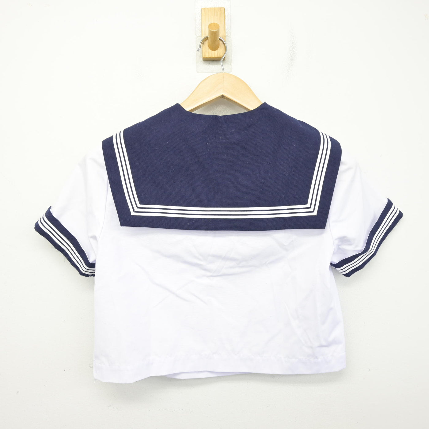 【中古】佐賀県 唐津市立第一中学校 女子制服 2点 (セーラー服・スカート) sf095409