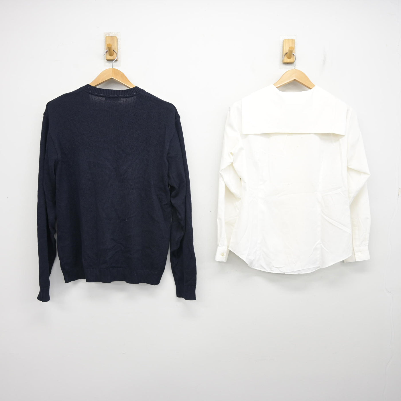 【中古】群馬県 共愛学園中学校・高等学校 女子制服 2点 (ニット・ブラウス) sf095454