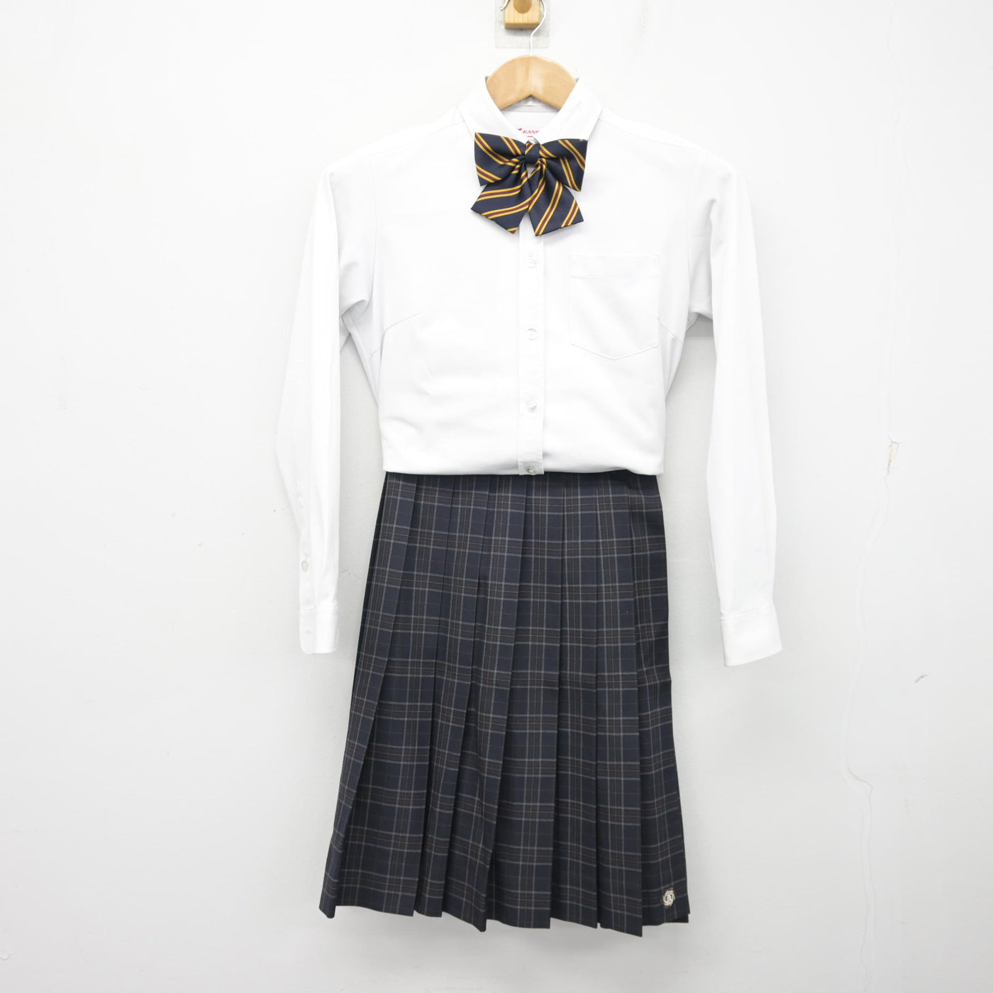 【中古】大阪府 門真なみはや高等学校 女子制服 4点 (ブレザー・シャツ・スカート) sf095460