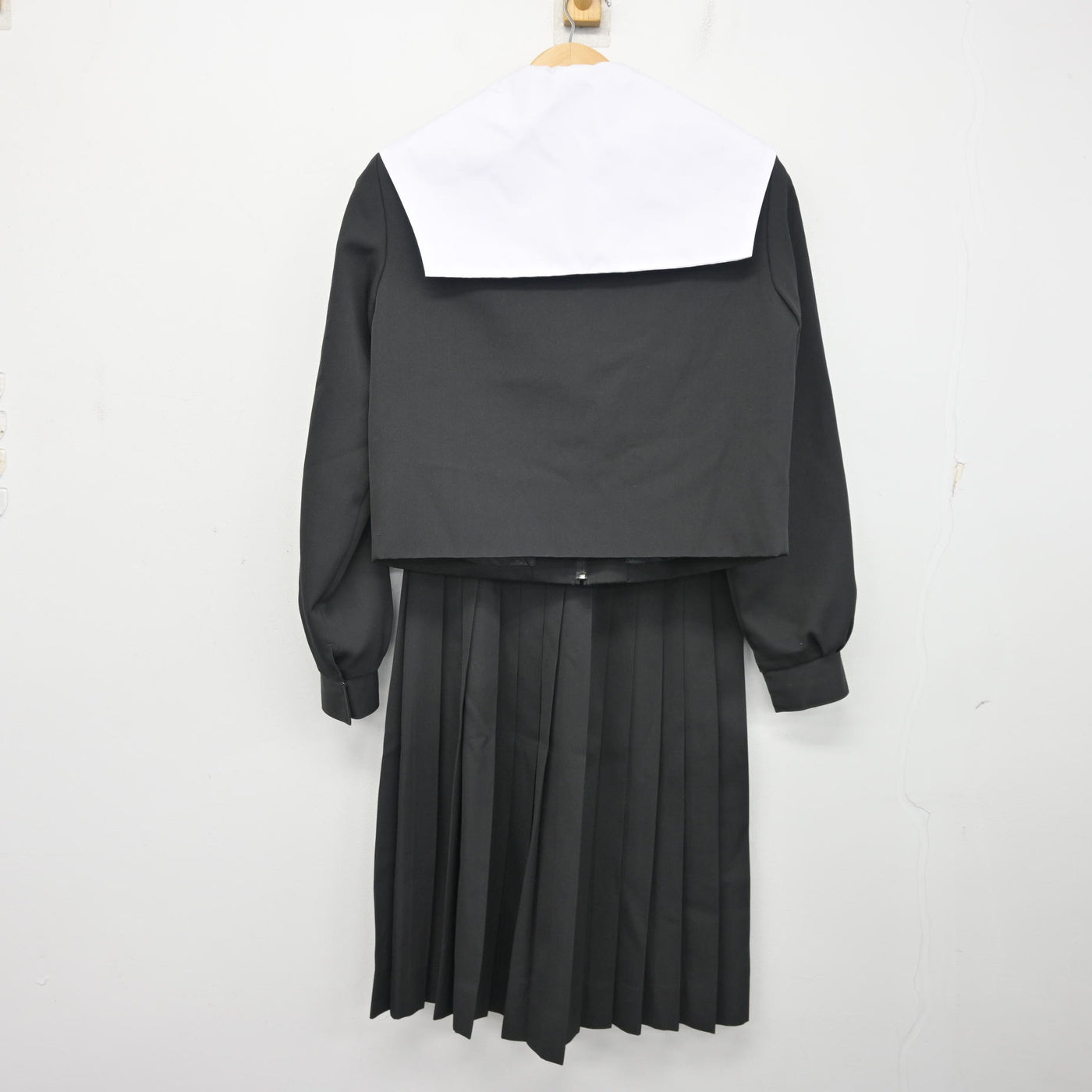 【中古】三重県 長島中学校 女子制服 3点 (セーラー服・スカート) sf095467