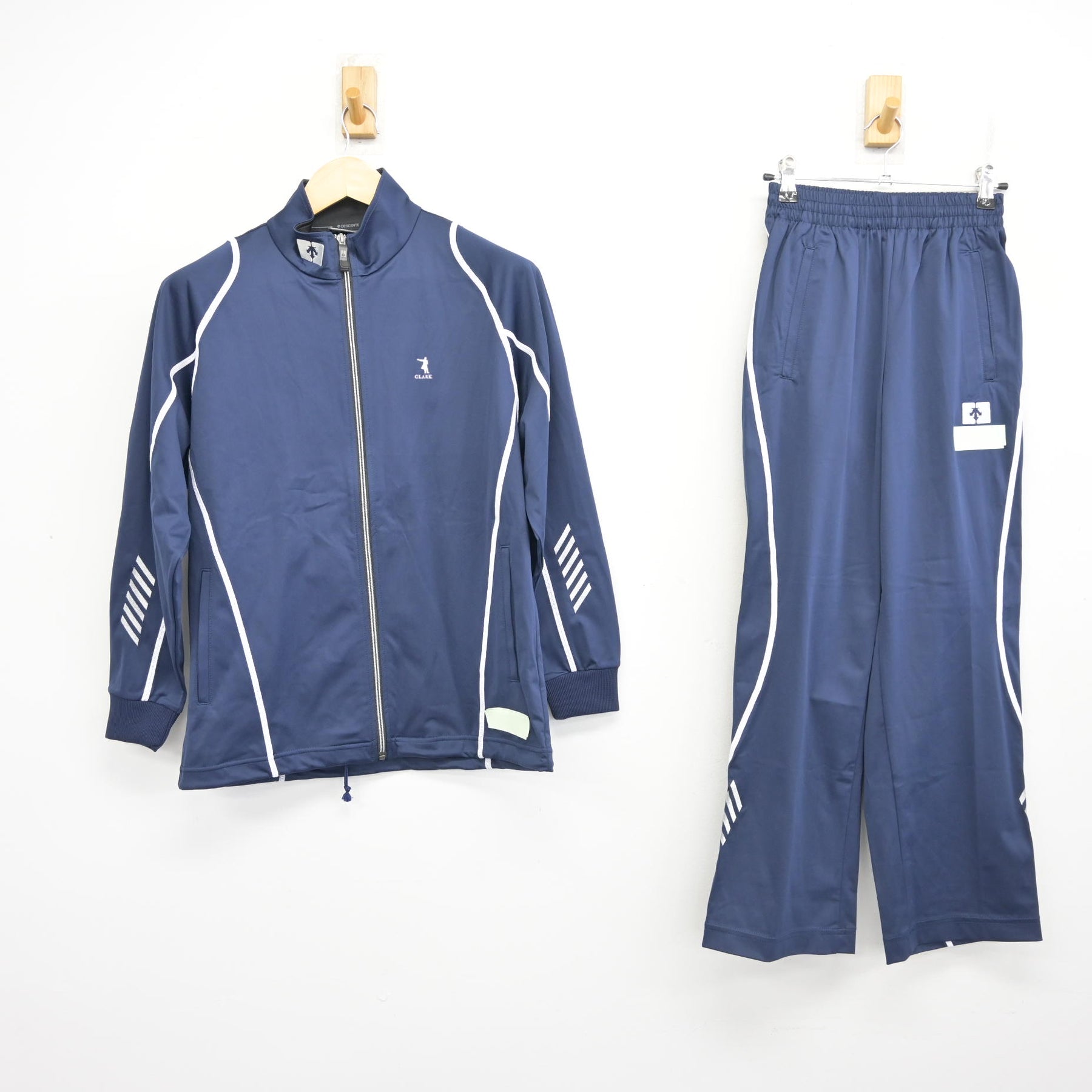 クラーク記念国際高等学校 体操服 長袖上下・半袖上下セット　L 中古制服】神奈川県 クラーク記念国際高等学校 男子制服 4点