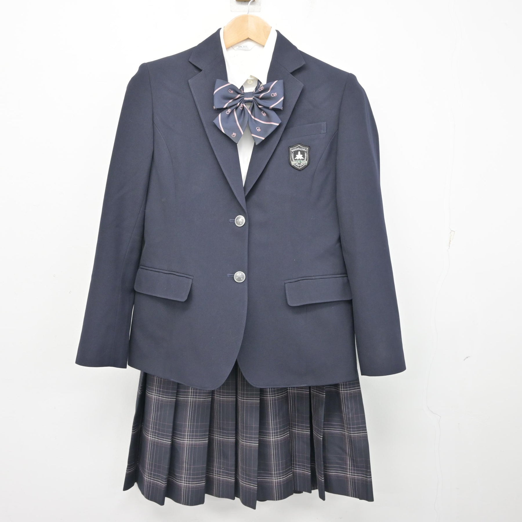 桜❀　0205 中古】大阪府 桜塚高等学校 女子制服 4点 (ブレザー・シャツ