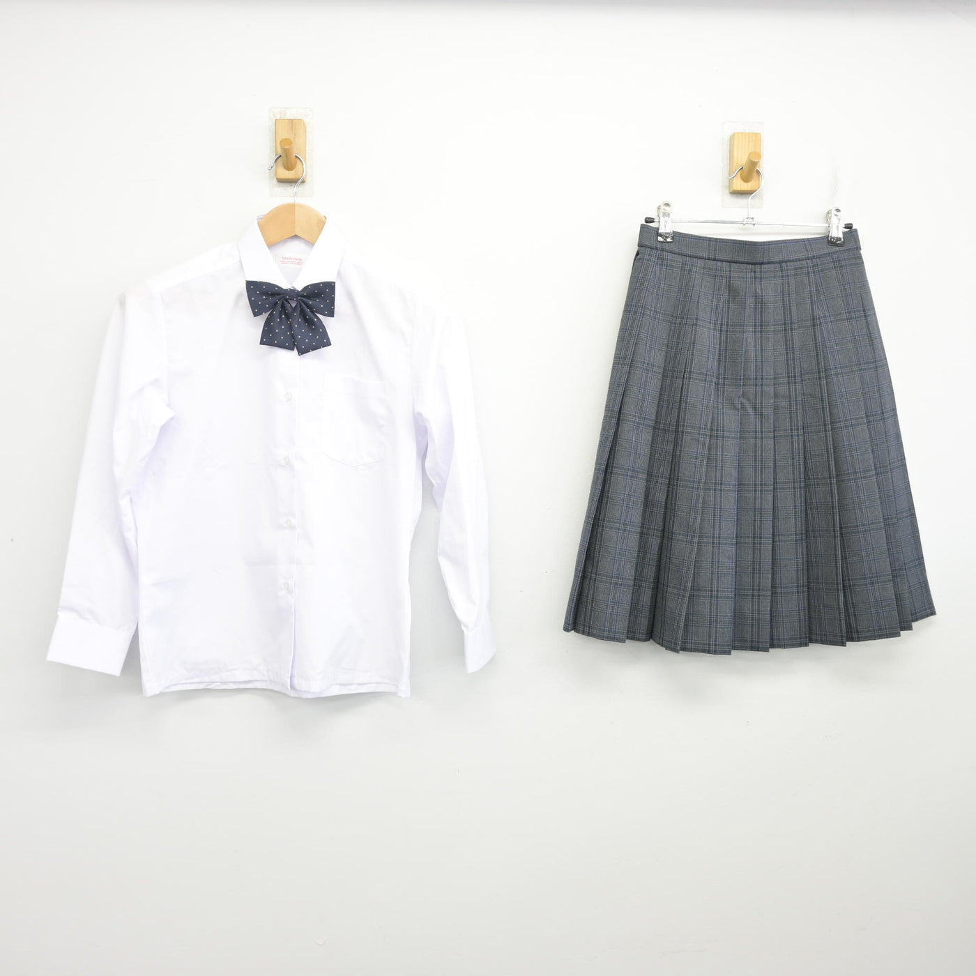 クラーク記念国際高校 制服 スカート sf068471-01_1080x.jpg?v=1740120869