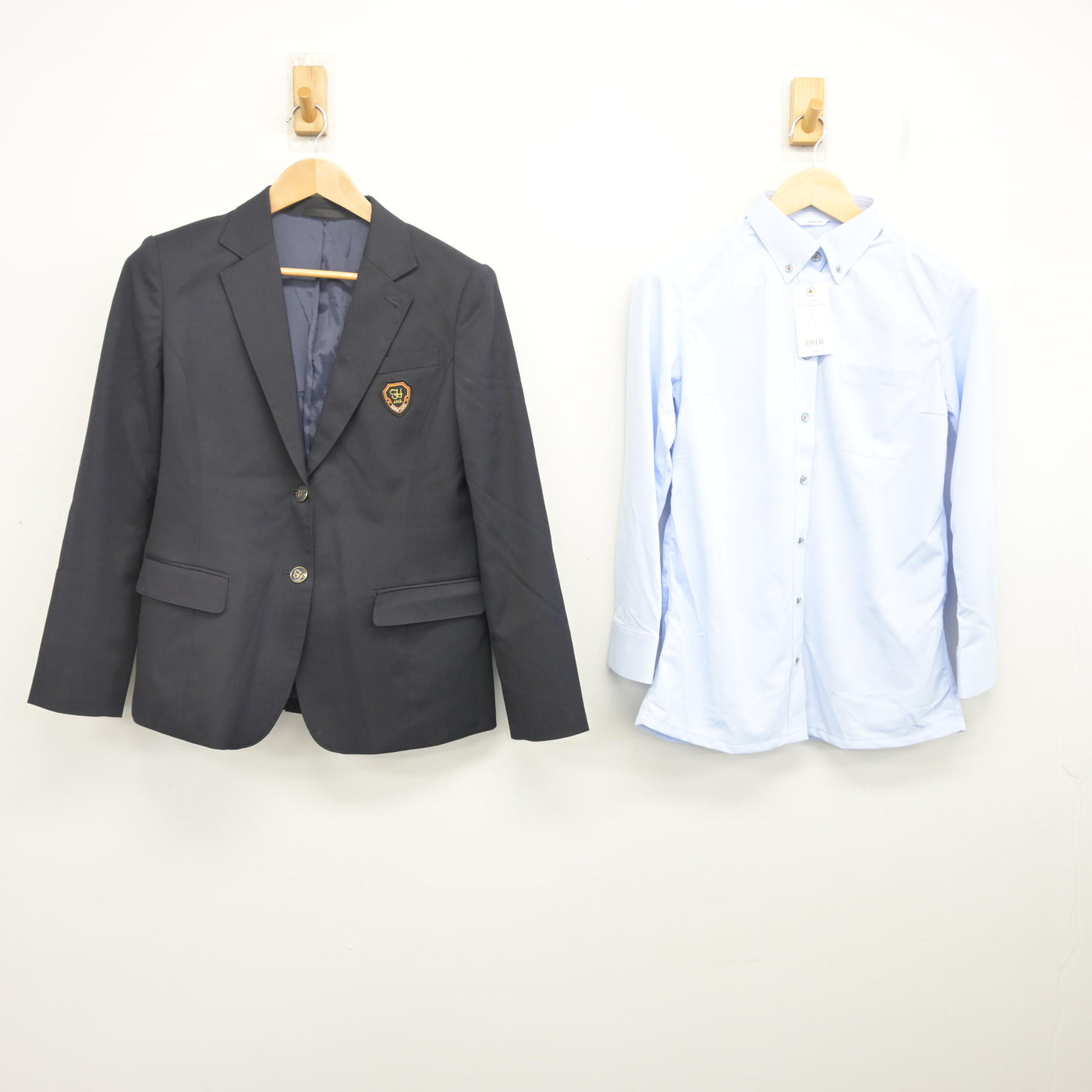 中古】佐賀県 浜玉中学校 女子制服 2点 (ブレザー・シャツ) sf095859 