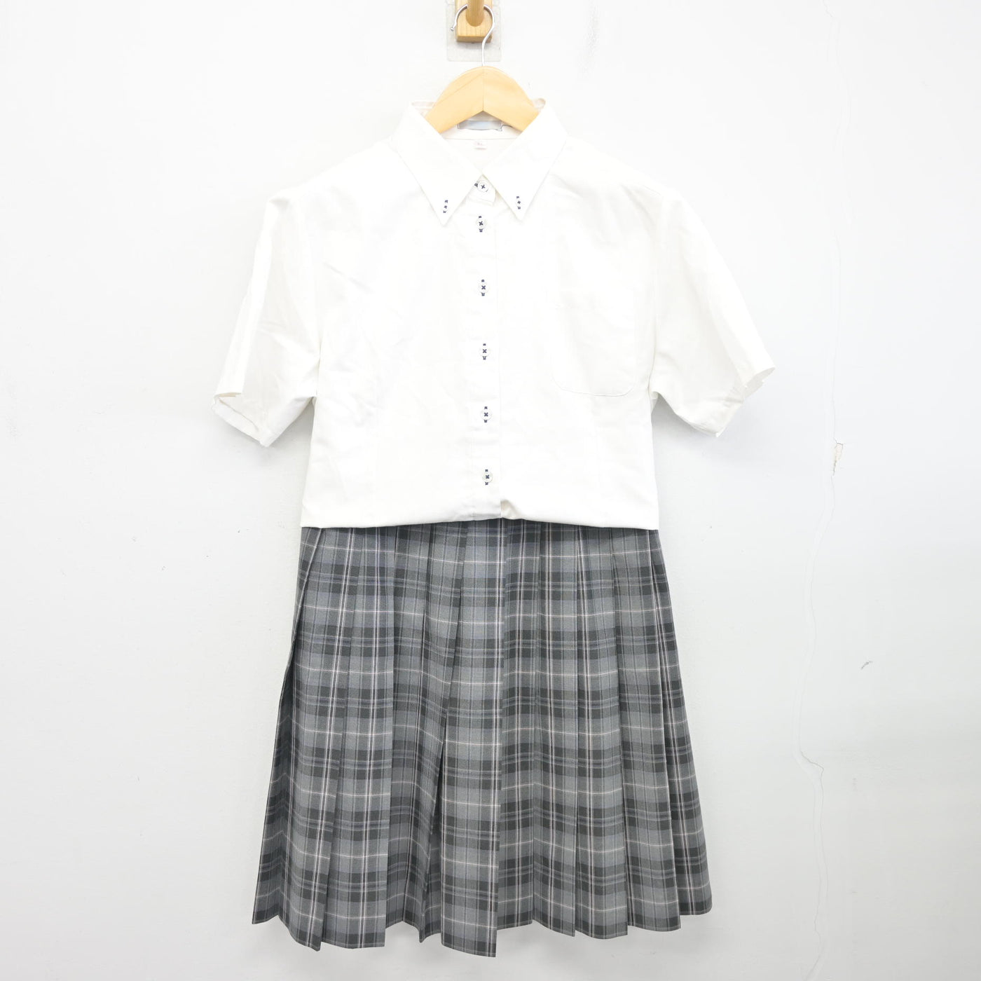 白鵬女子　スカート ブラウス ベスト 中古】神奈川県 白鵬女子高等学校 女子制服 3点 (ニットベスト