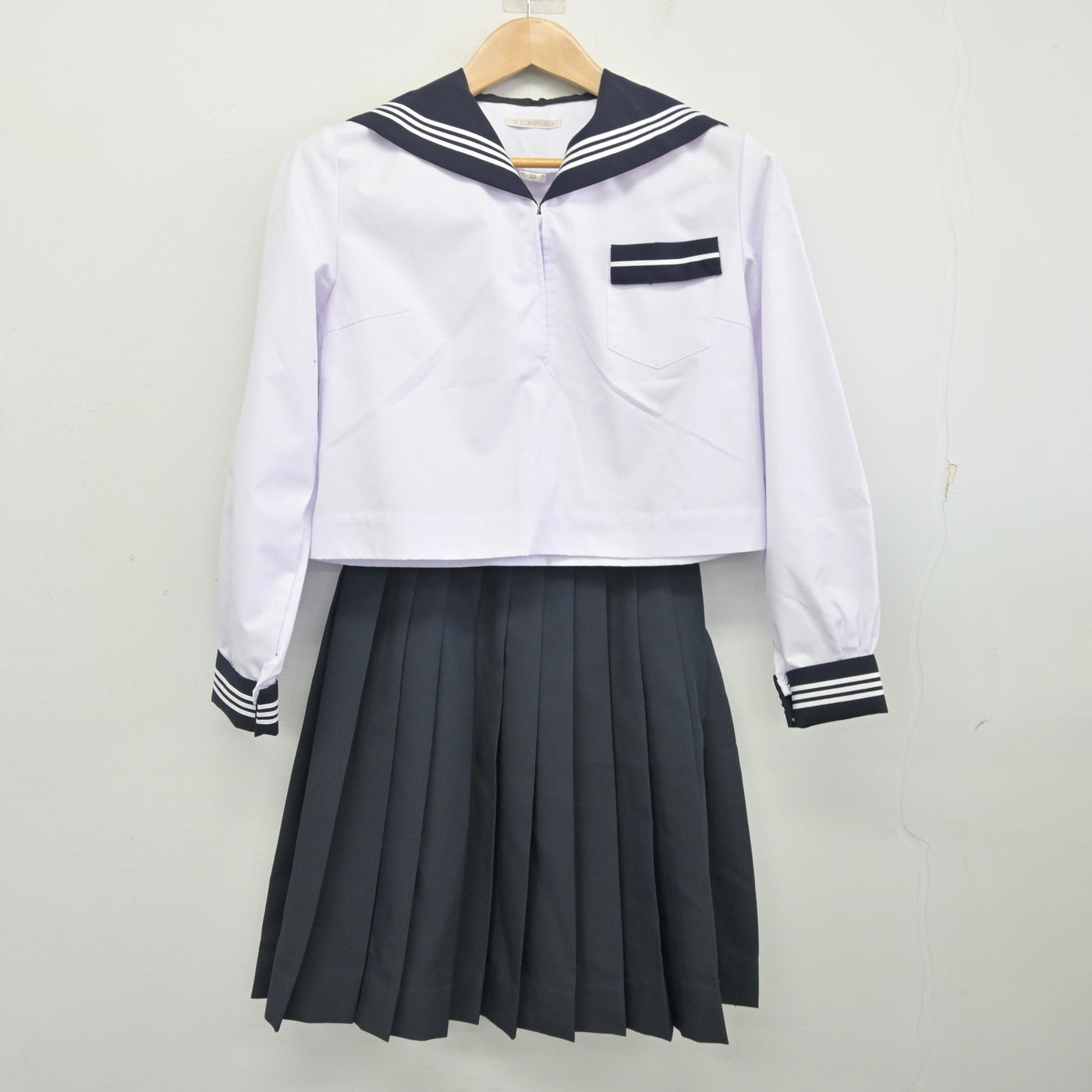 【中古】長野県 長野西高等学校 女子制服 2点 (セーラー服・スカート) sf096160
