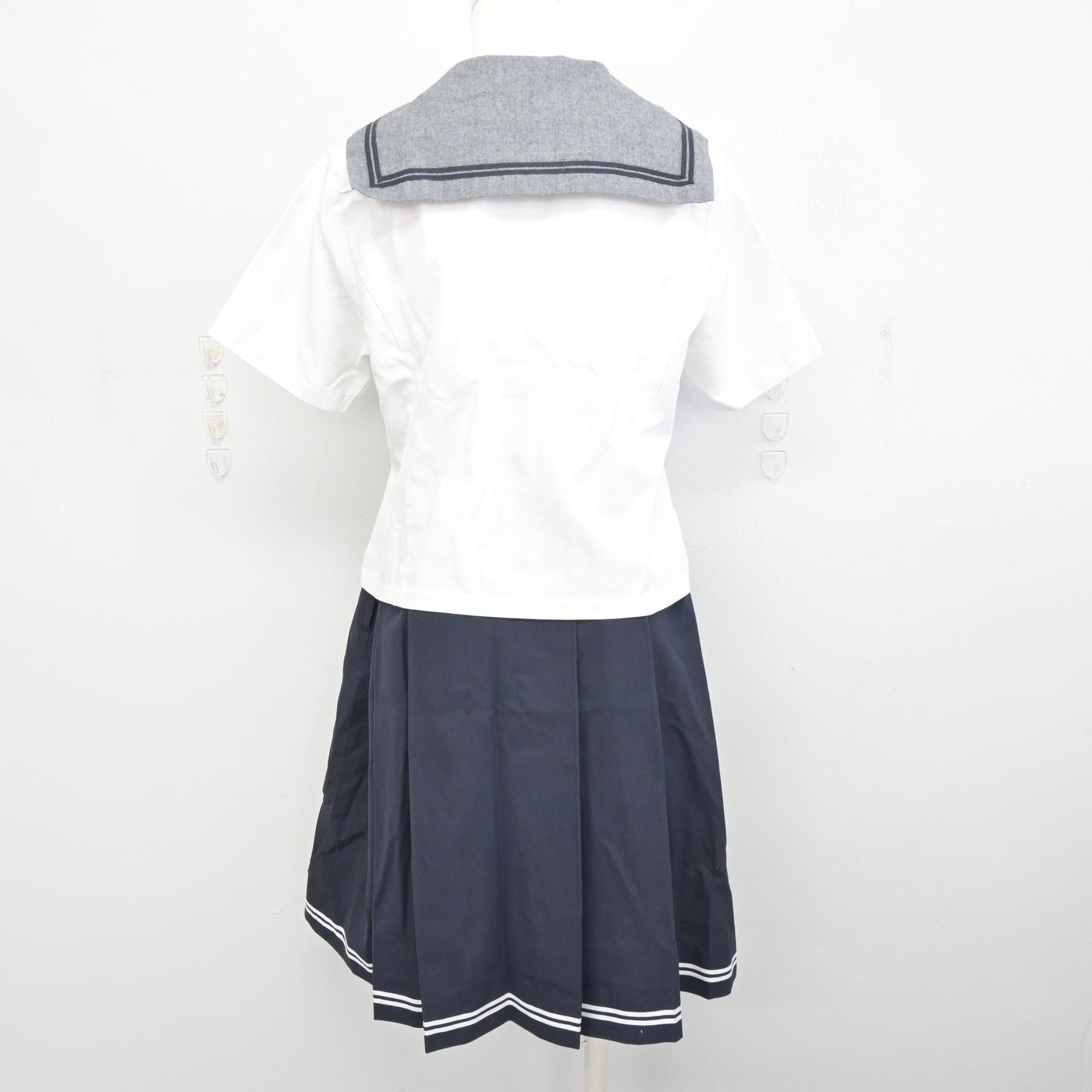 【中古】愛媛県 済美高等学校 女子制服 3点 (セーラー服・スカート) sf096346