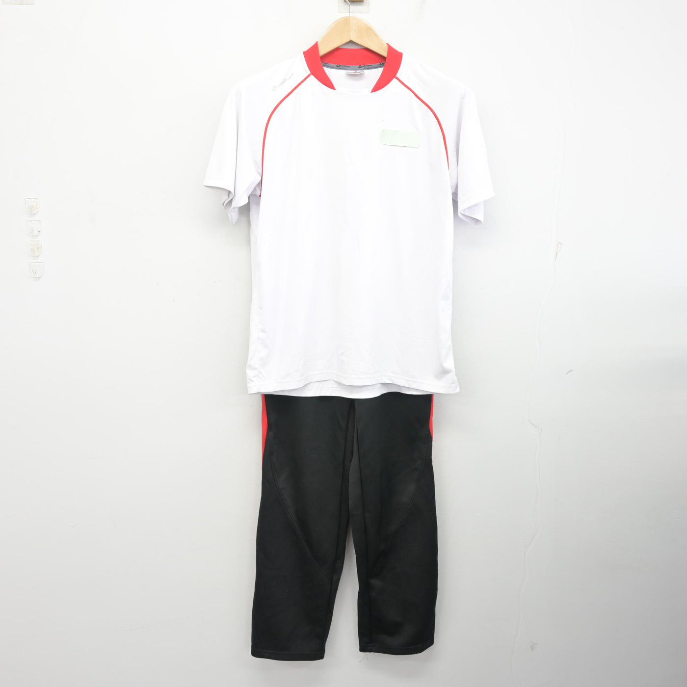 【中古】愛媛県 済美高等学校 女子制服 3点 (ジャージ 上・体操服 上・ジャージ 下) sf096347