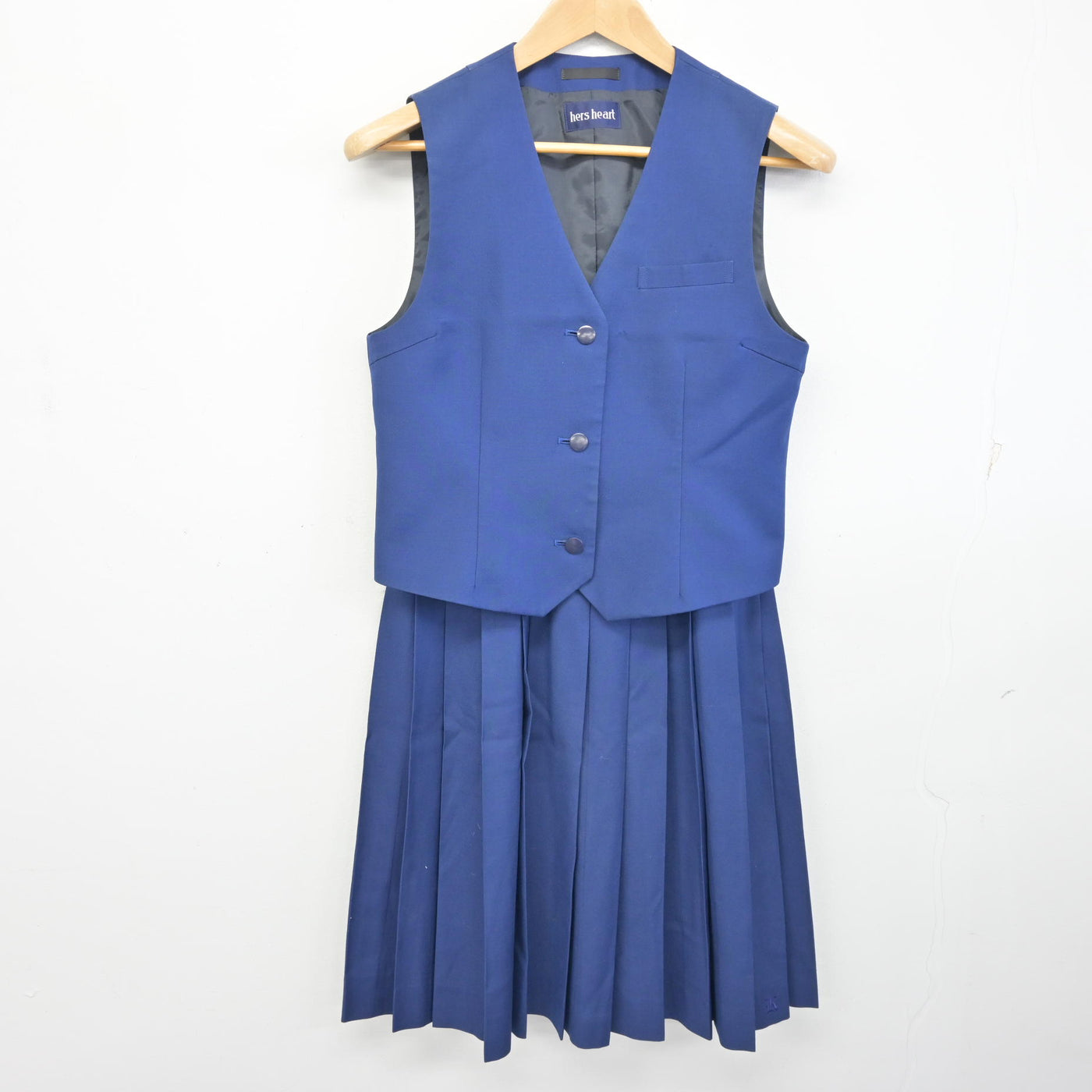 今週まで ミツモト・ダイア S賞 タペストリー 四役女学院制服 中古】千葉県 検見川高等学校 女子制服 2点 (ベスト・スカート