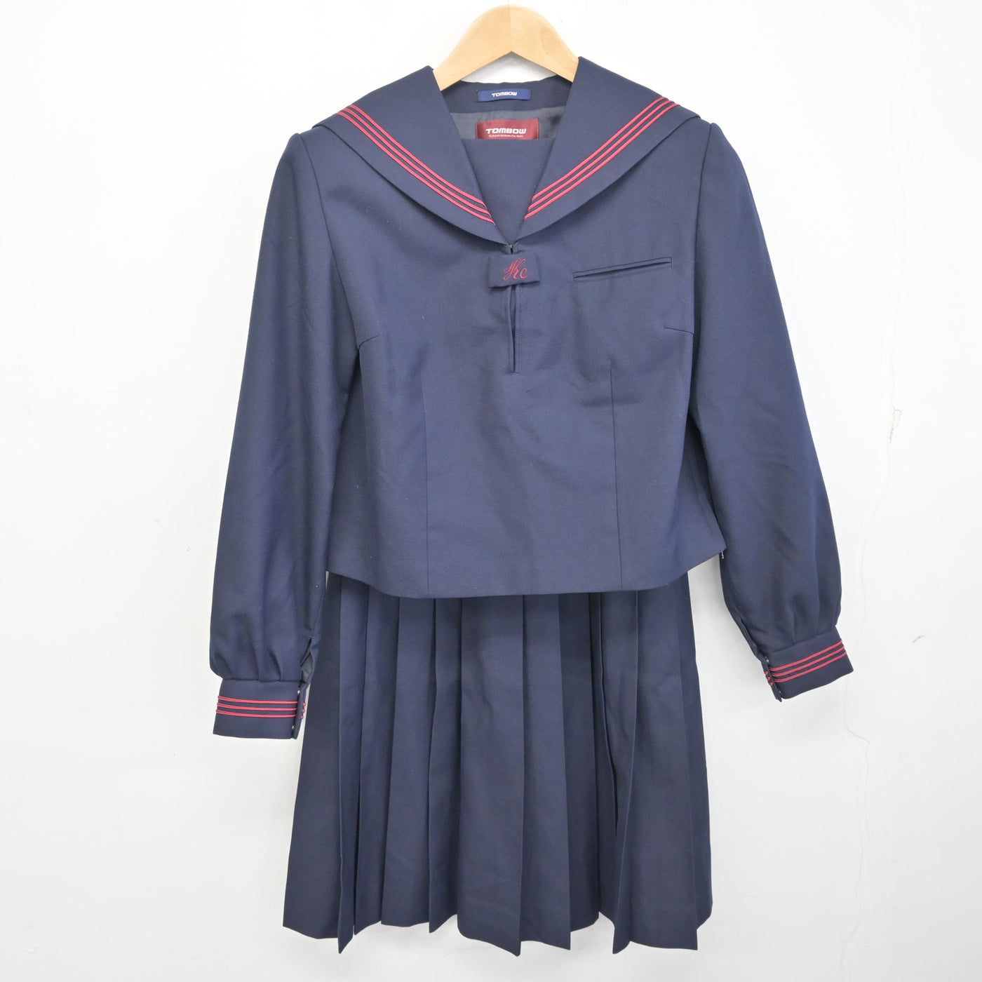 【中古】神奈川県 金旭中学校 女子制服 2点 (セーラー服・スカート) sf096404