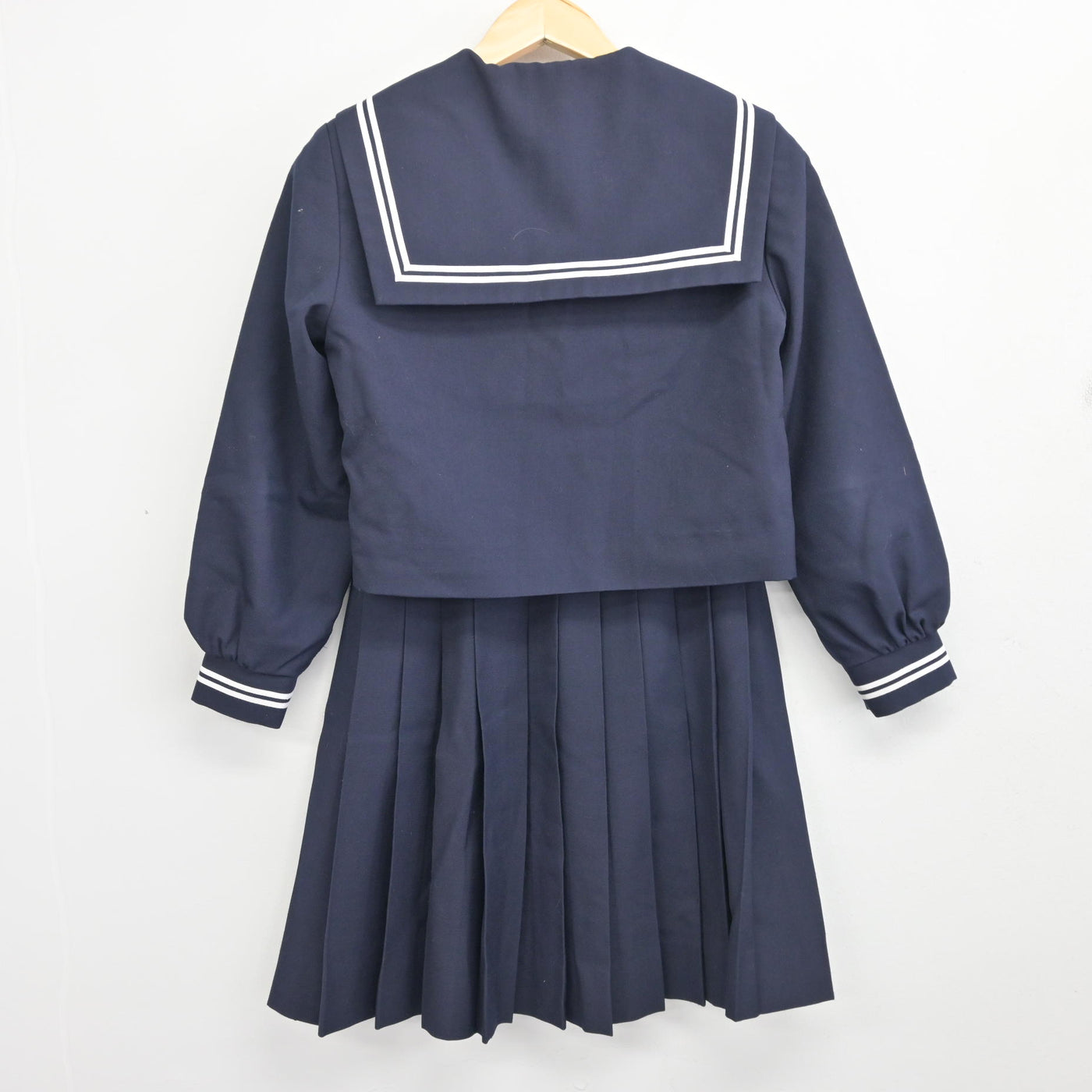 【中古】神奈川県 潮田中学校 女子制服 2点 (セーラー服・スカート) sf096452
