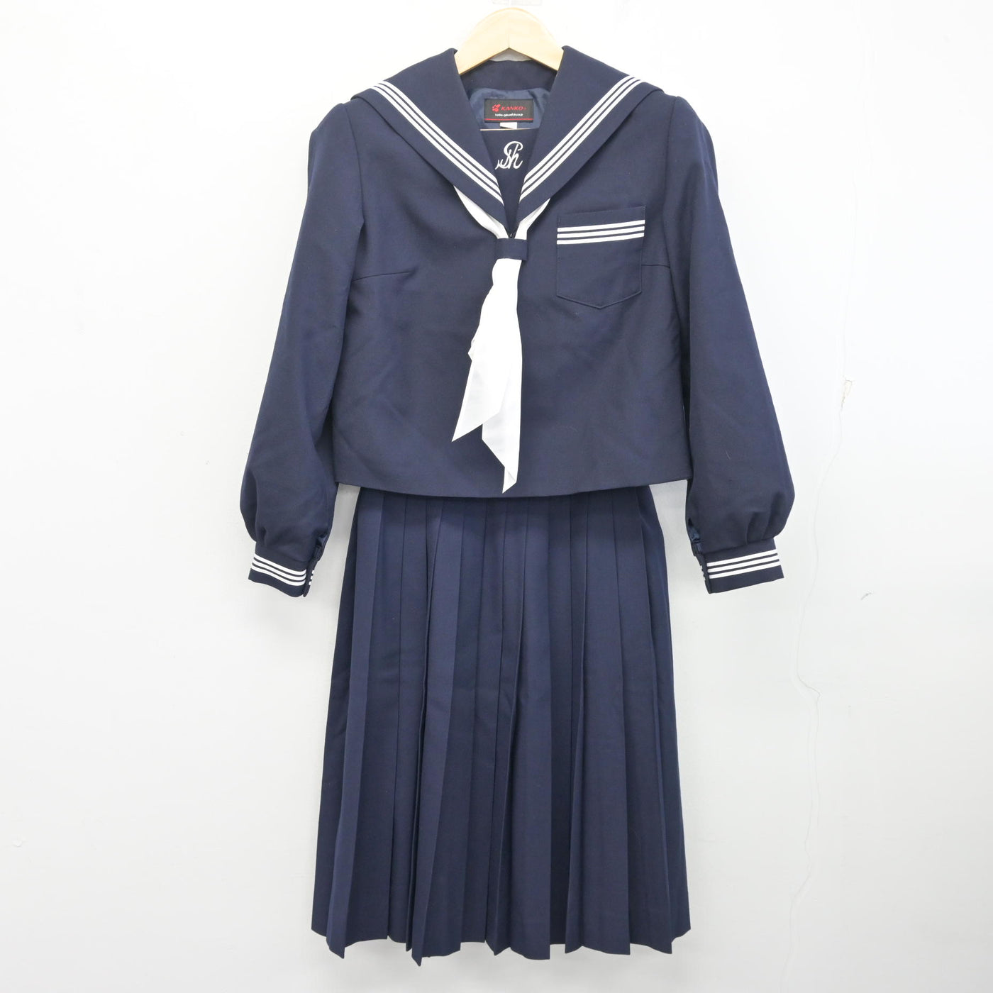 【中古】兵庫県 城山中学校 女子制服 3点 (セーラー服・スカート) sf096465