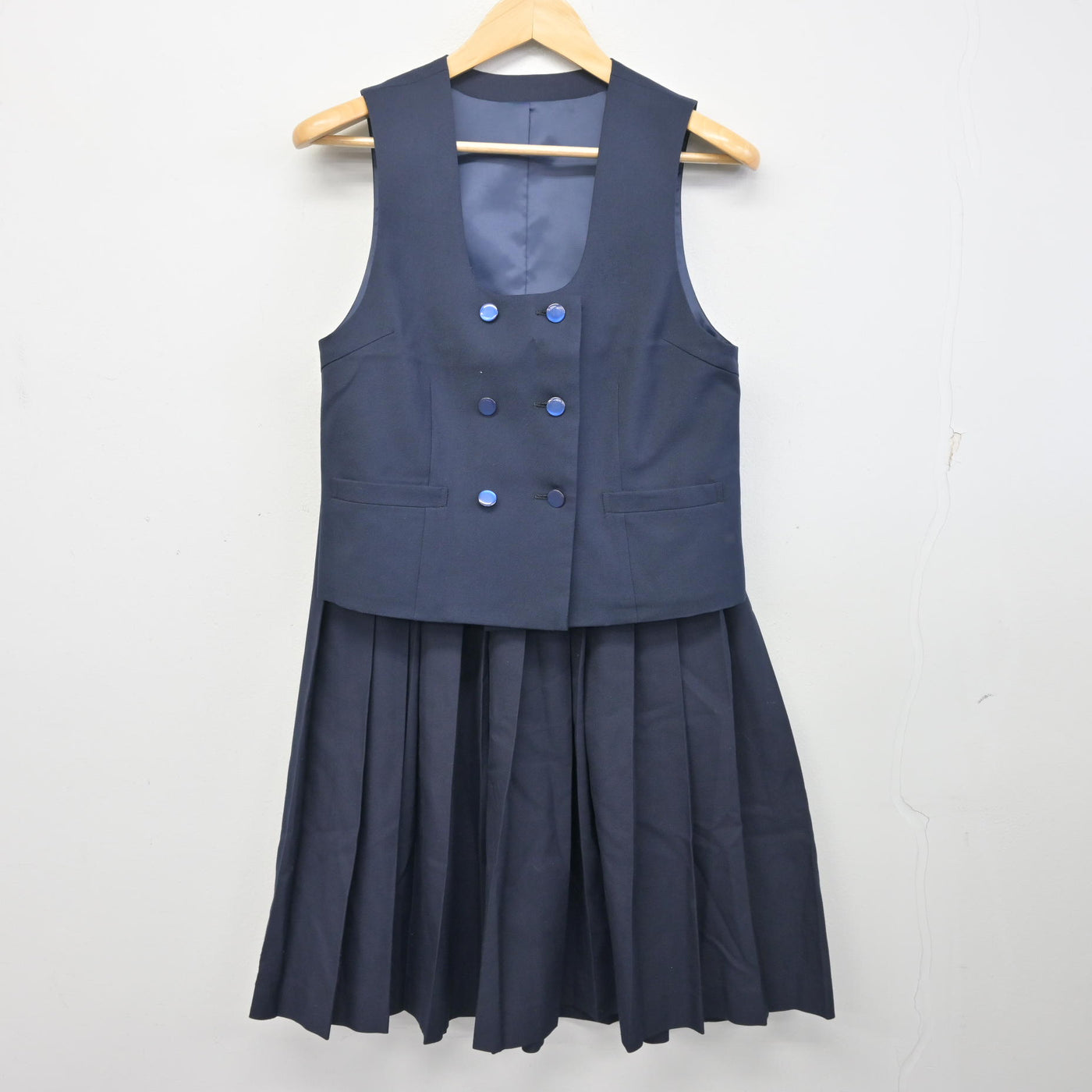 【中古】埼玉県 指扇中学校 女子制服 3点 (ブレザー・ベスト・スカート) sf096506