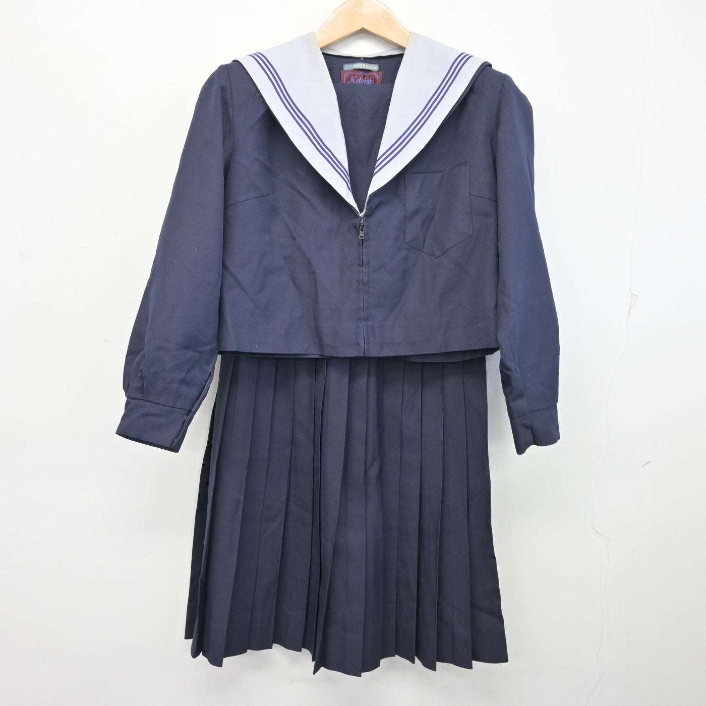 【中古】三重県 上野高等学校 女子制服 2点 (セーラー服・スカート) sf096513