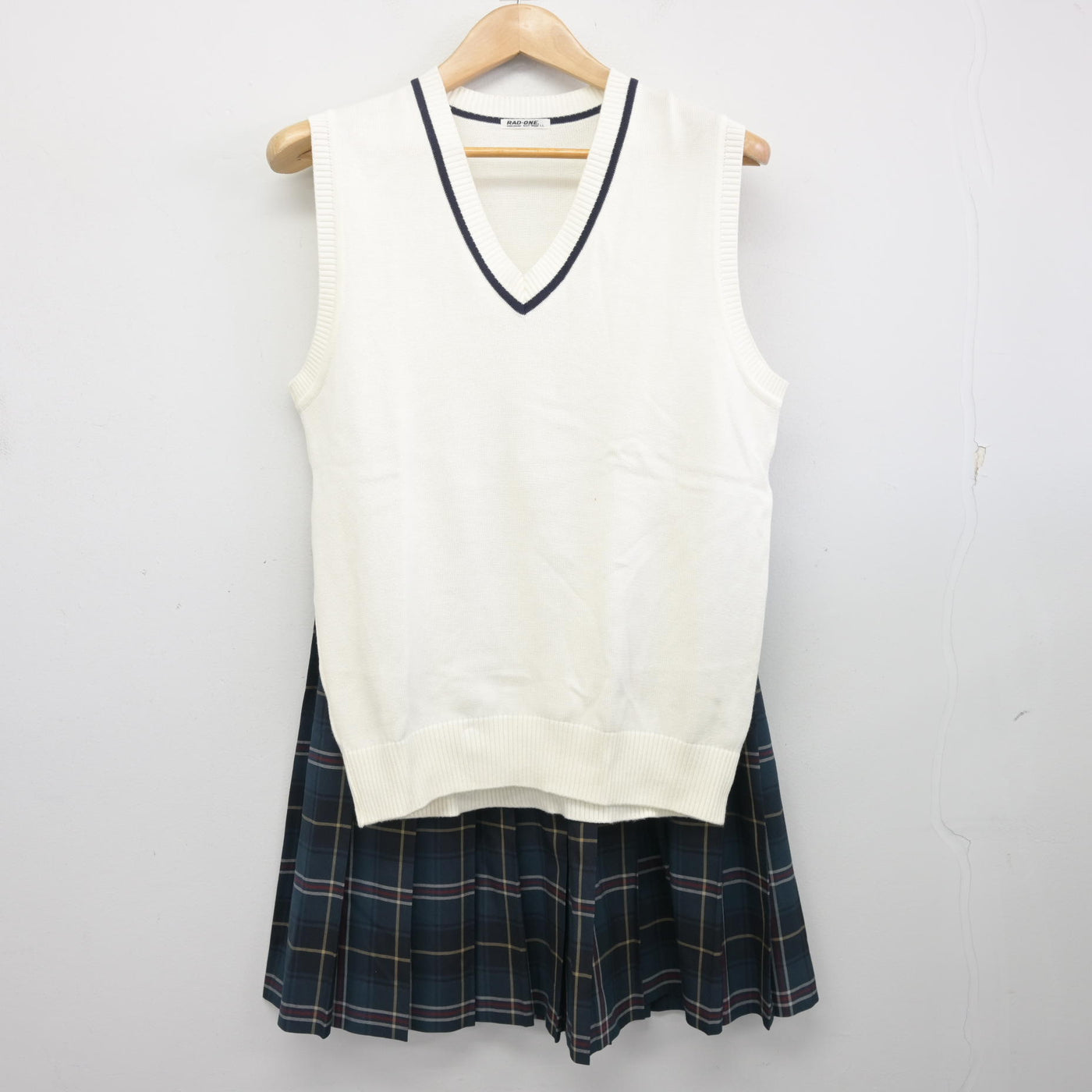 【中古】北海道 札幌山の手高等学校 女子制服 2点 (ニットベスト・スカート) sf096526