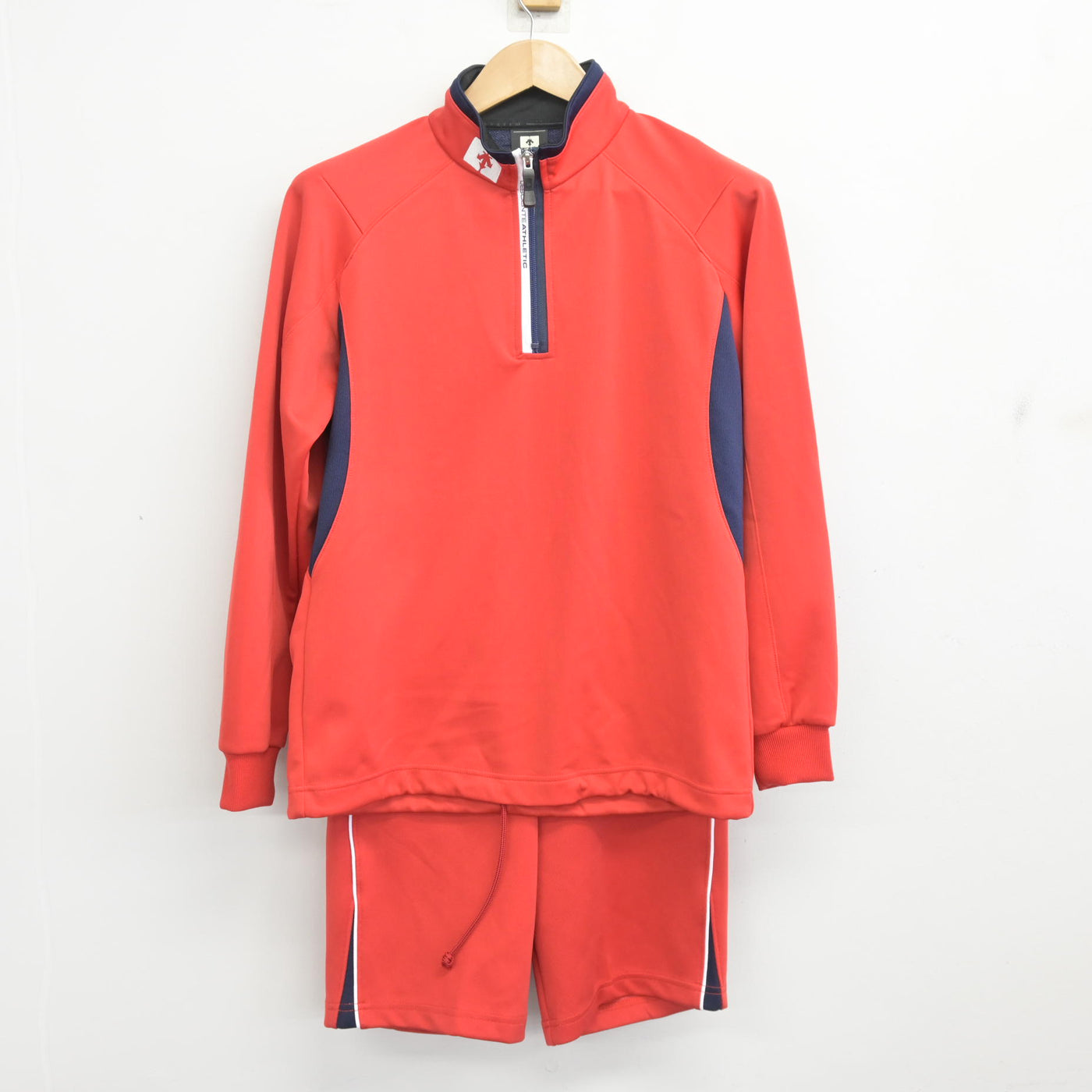 【中古】熊本県 八代高等学校 女子制服 3点 (ジャージ 上・ジャージ 下・体操服 下) sf096568