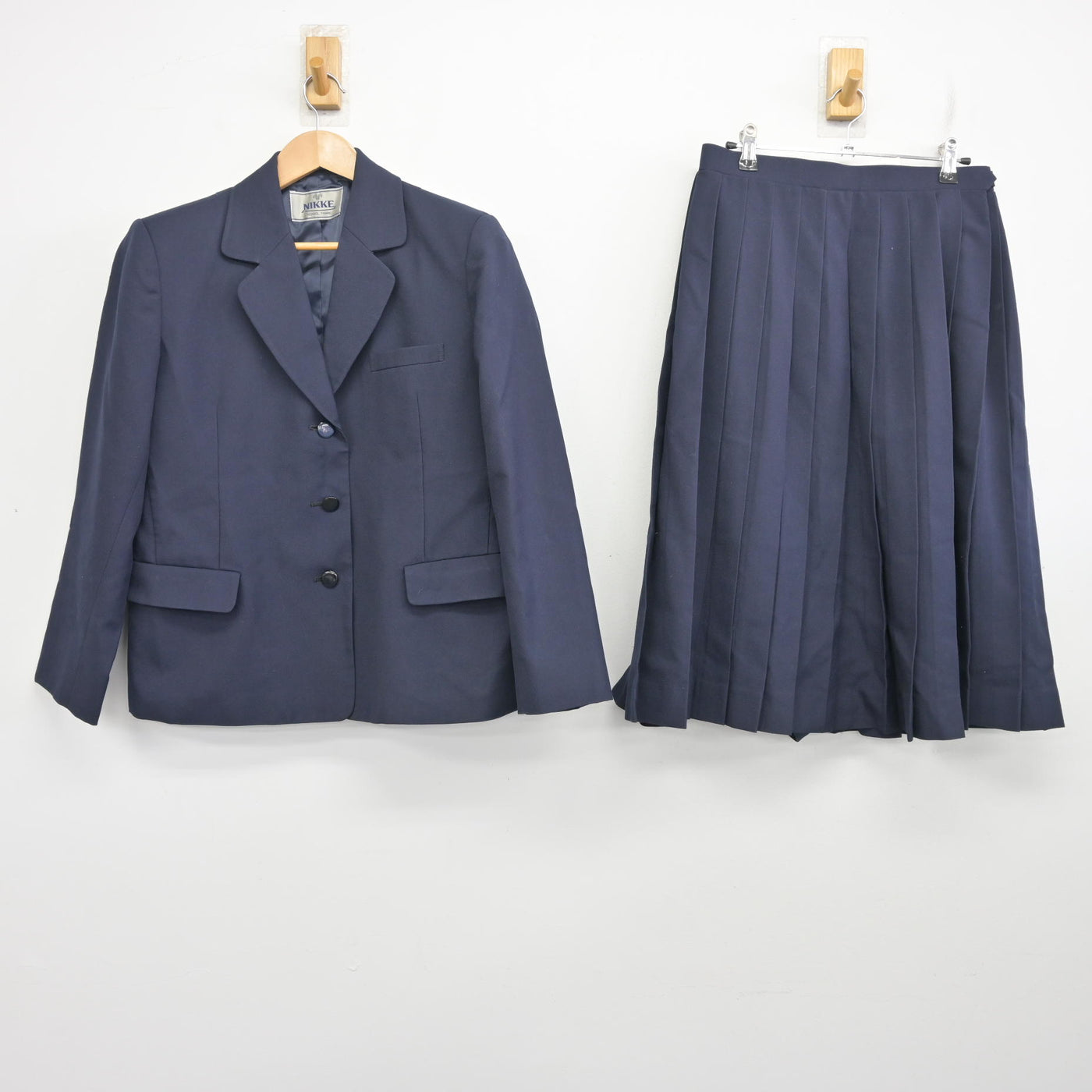 【中古】千葉県 阿蘇中学校 女子制服 2点 (ブレザー・スカート) sf096582