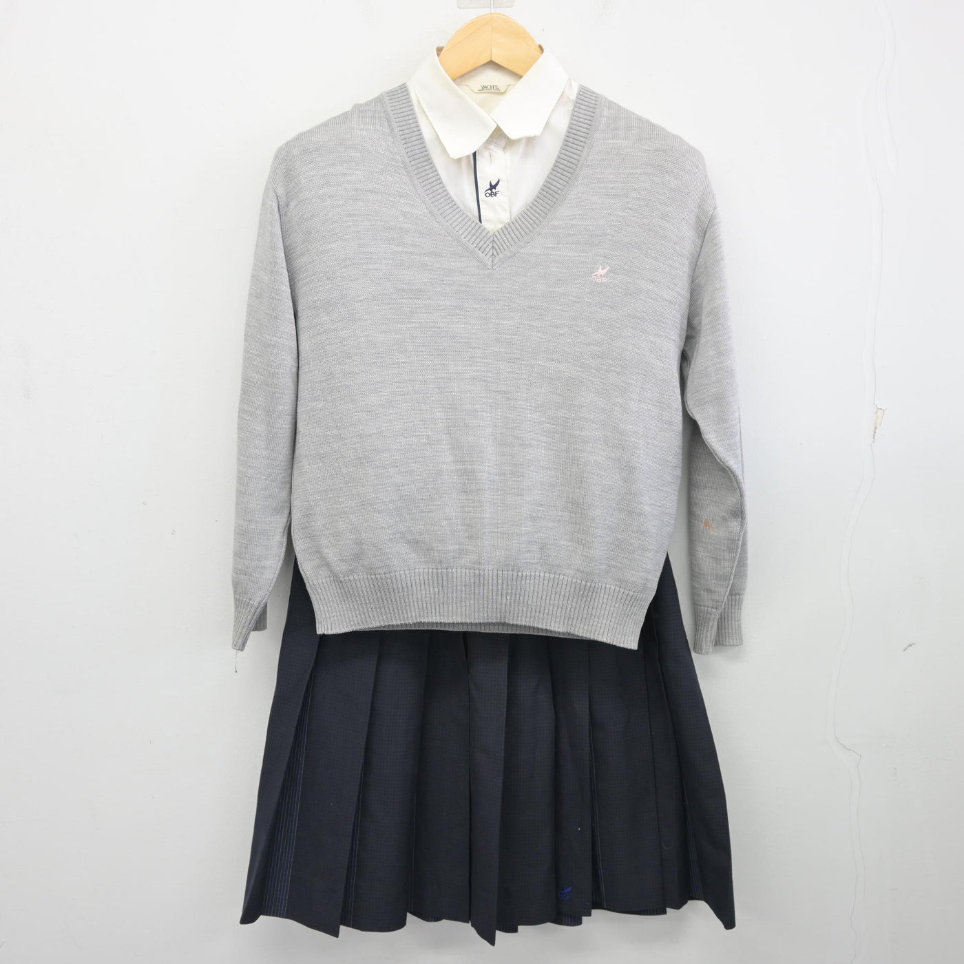【中古】大阪府 大阪ビジネスフロンティア高等学校 女子制服 3点 (ニット・シャツ・スカート) sf096619