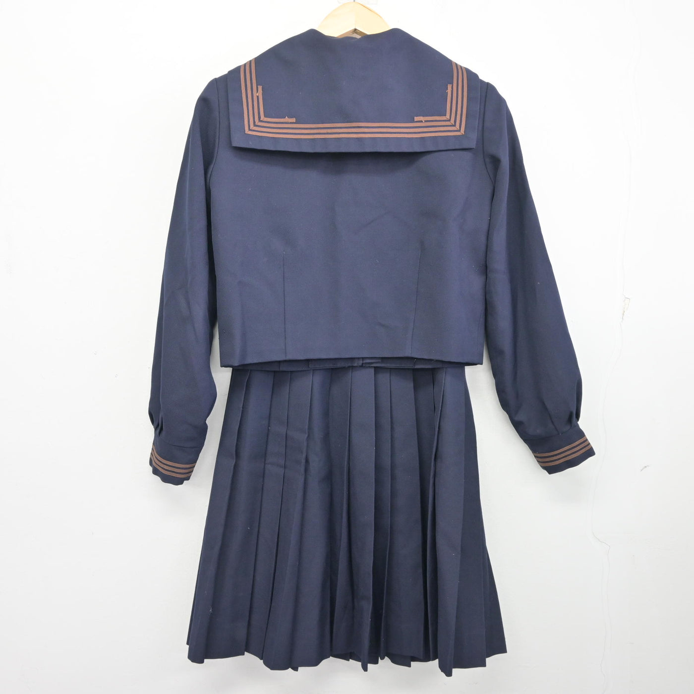 【中古】茨城県 神栖第一中学校 女子制服 4点 (セーラー服・スカート・スカート) sf096829
