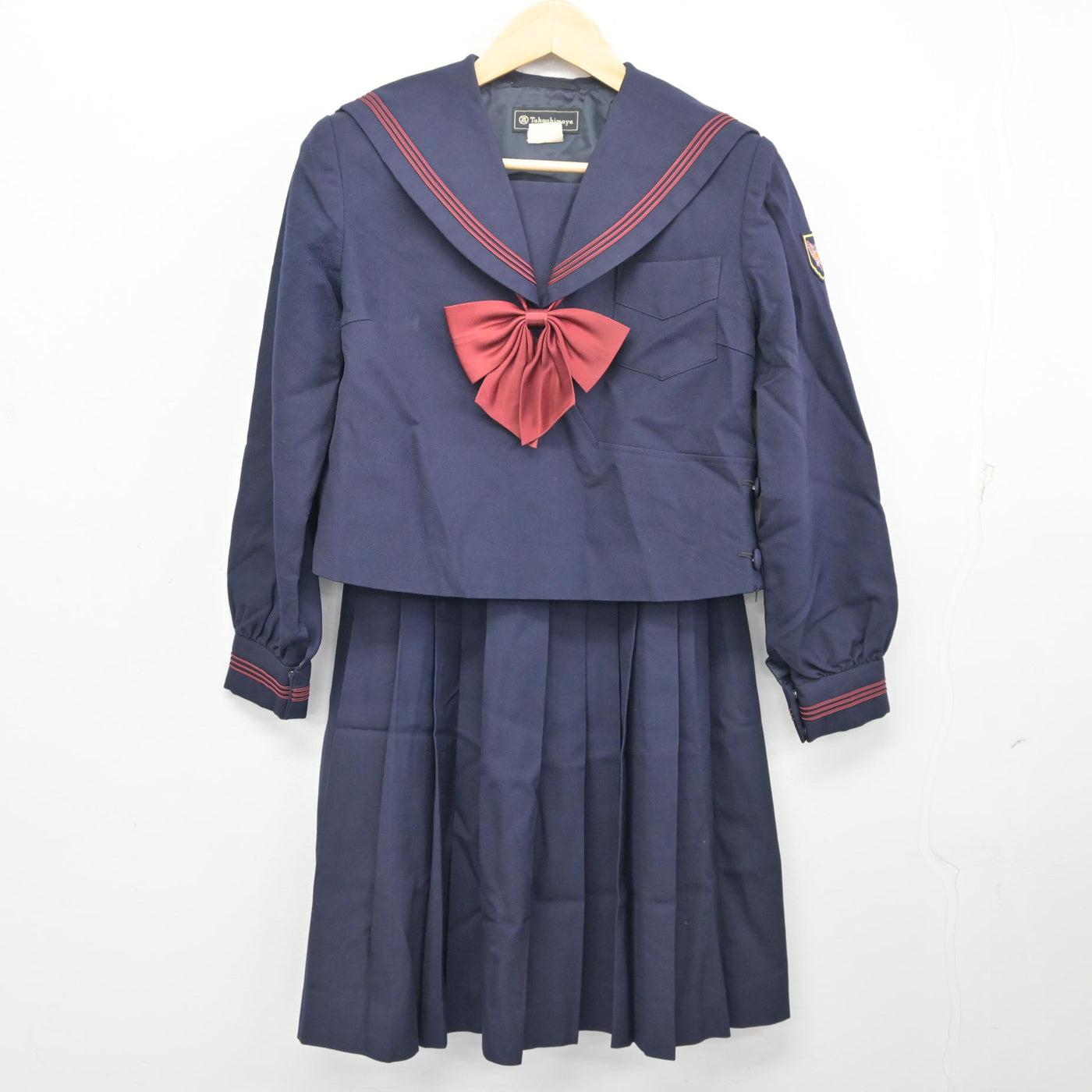 【中古】神奈川県 横浜隼人中学校・高等学校 女子制服 3点 (セーラー服・スカート) sf096837