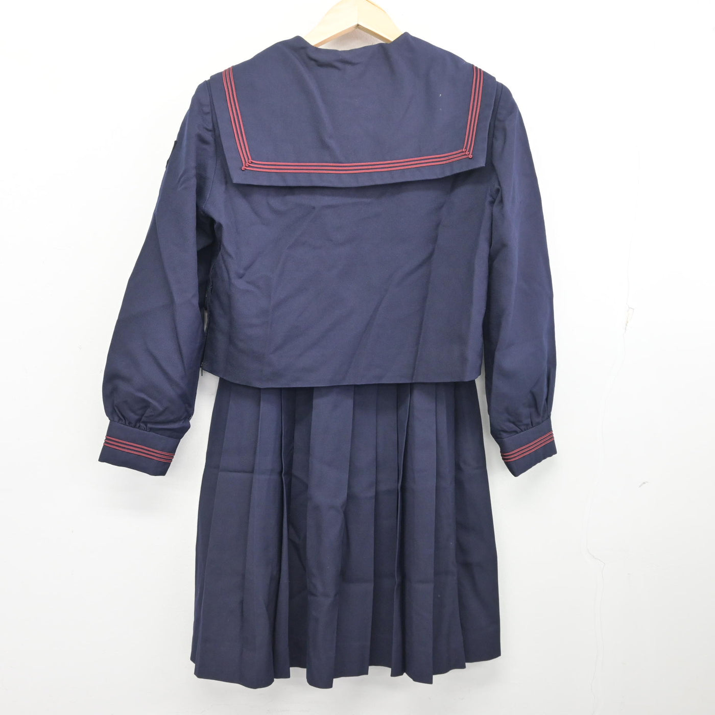 【中古】神奈川県 横浜隼人中学校・高等学校 女子制服 3点 (セーラー服・スカート) sf096837