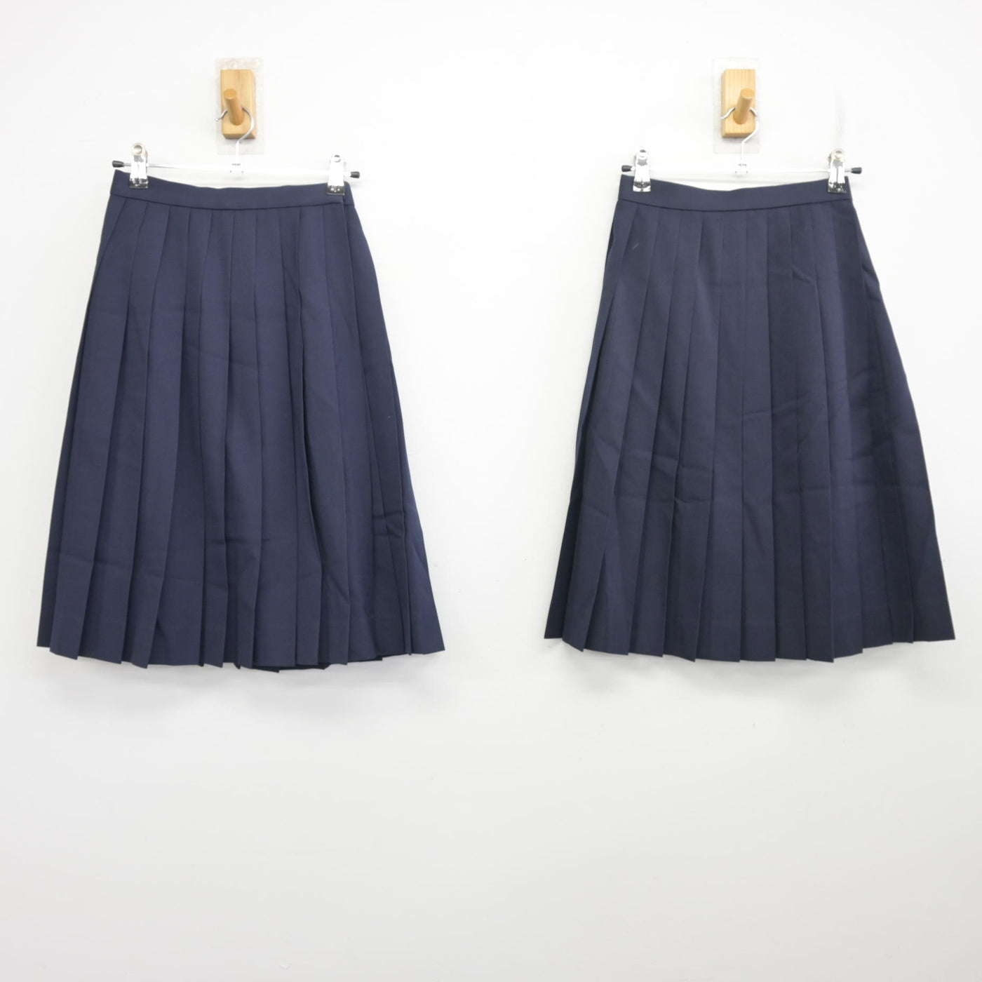 【中古】新潟県 加茂市立加茂中学校 女子制服 4点 (セーラー服・スカート) sf096859