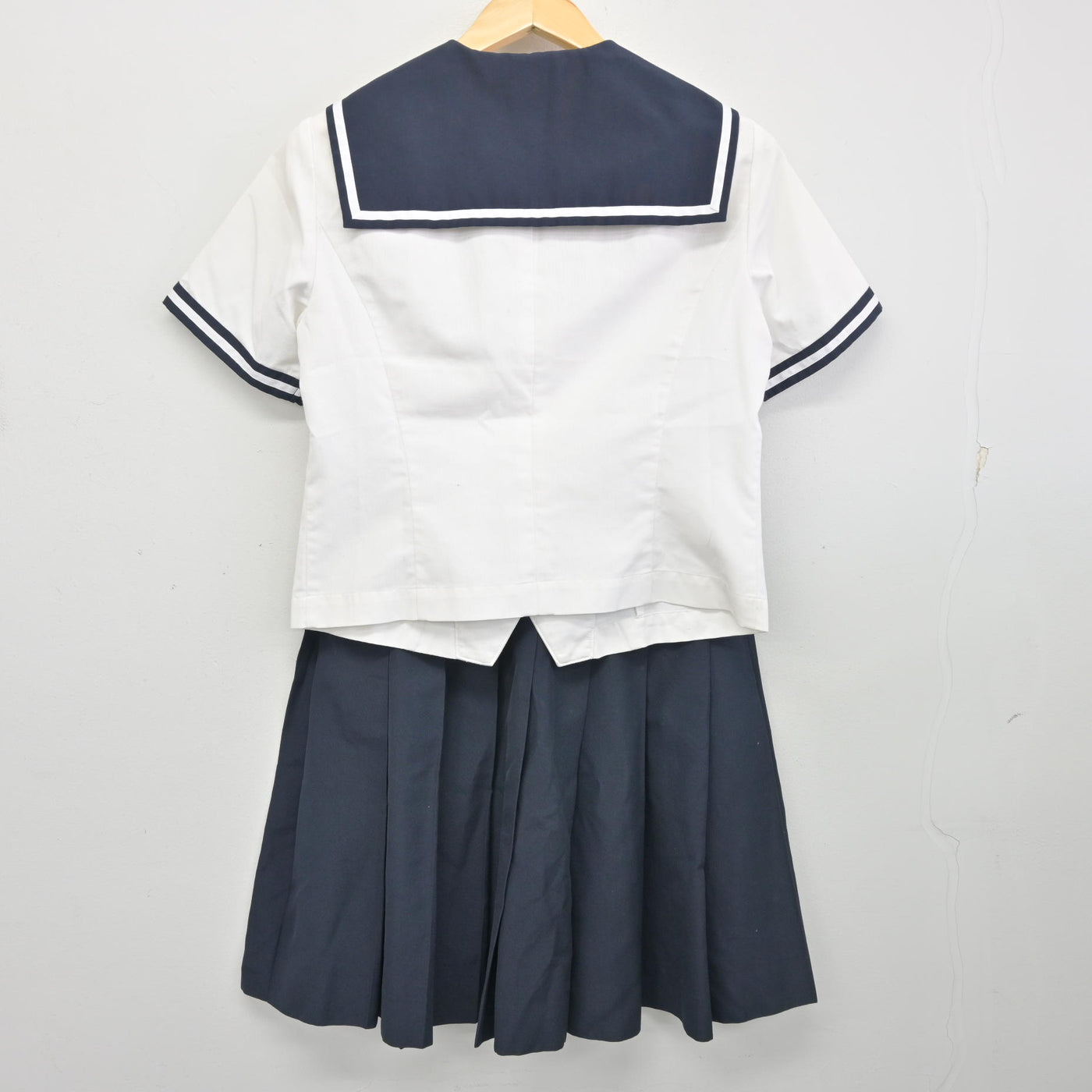 【中古】大分県 藤蔭高等学校 女子制服 3点 (セーラー服・スカート) sf096867