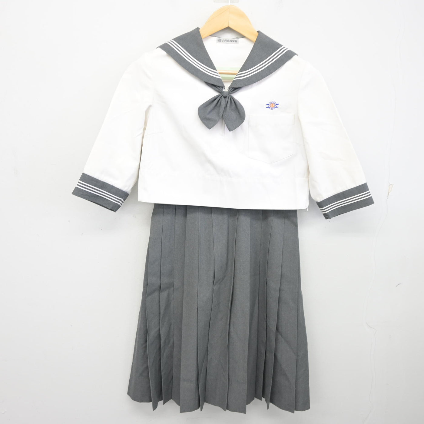 【中古】熊本県 八代高等学校 女子制服 3点 (セーラー服・スカート) sf096905