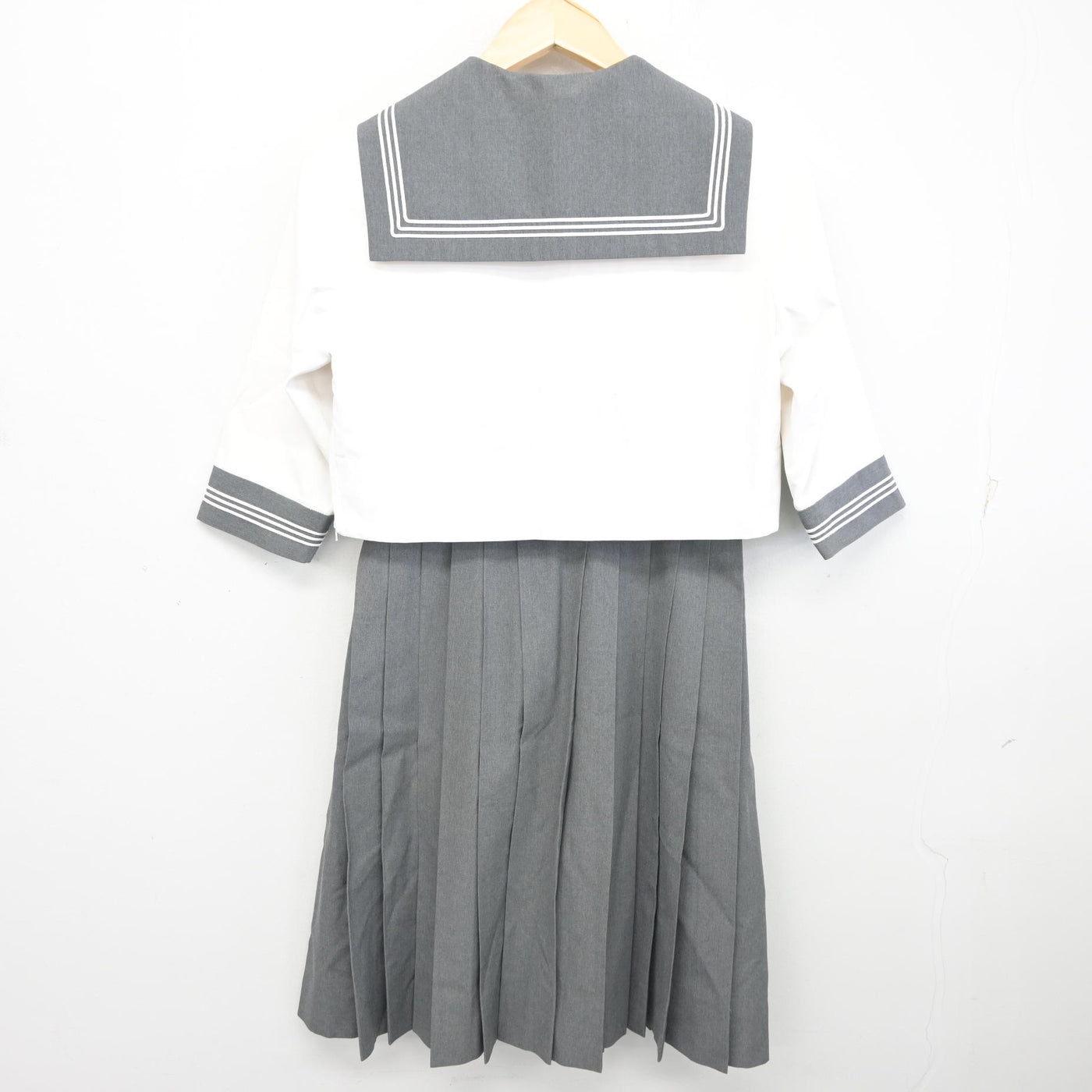 【中古】熊本県 八代高等学校 女子制服 3点 (セーラー服・スカート) sf096905