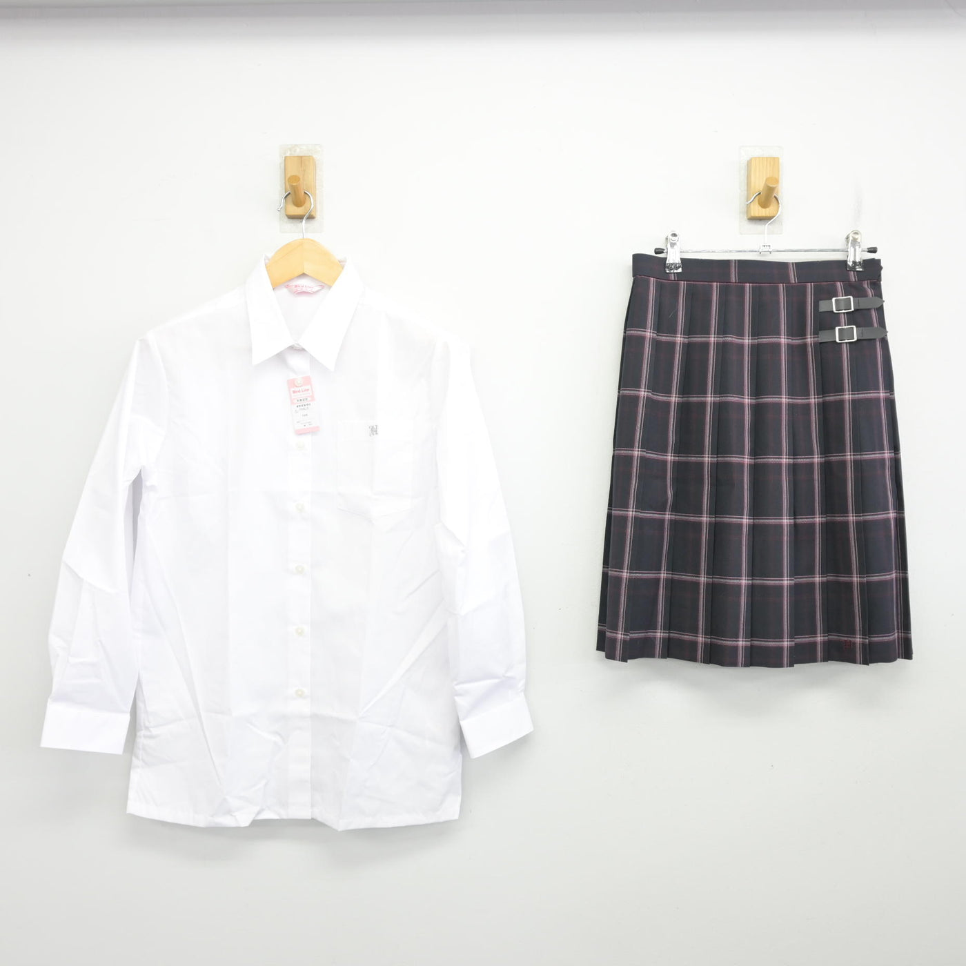 【中古】埼玉県 東野高等学校 女子制服 2点 (シャツ・スカート) sf096911
